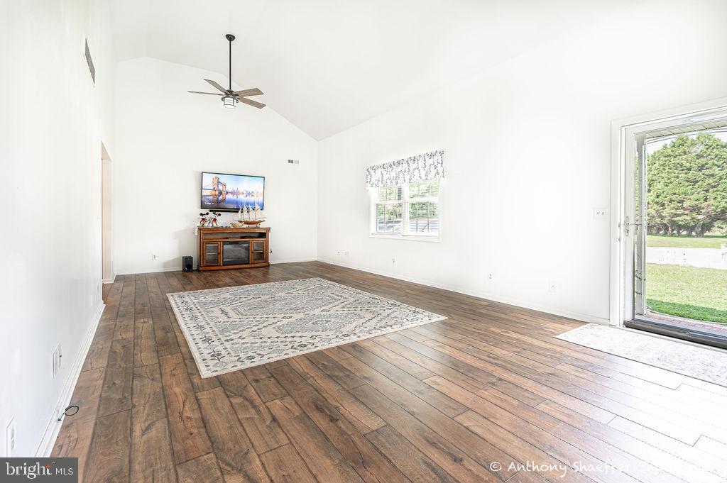 WHITE OAK - Residential