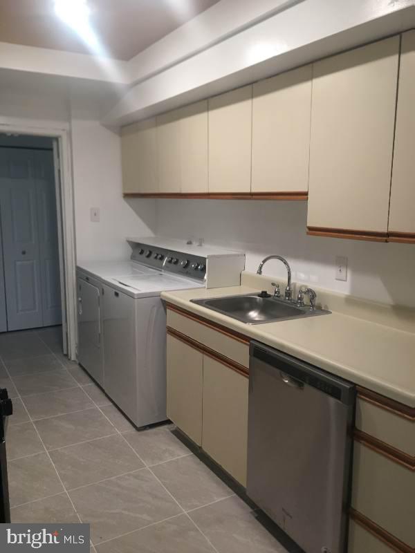 PINES CONDOMINIUM - Residential