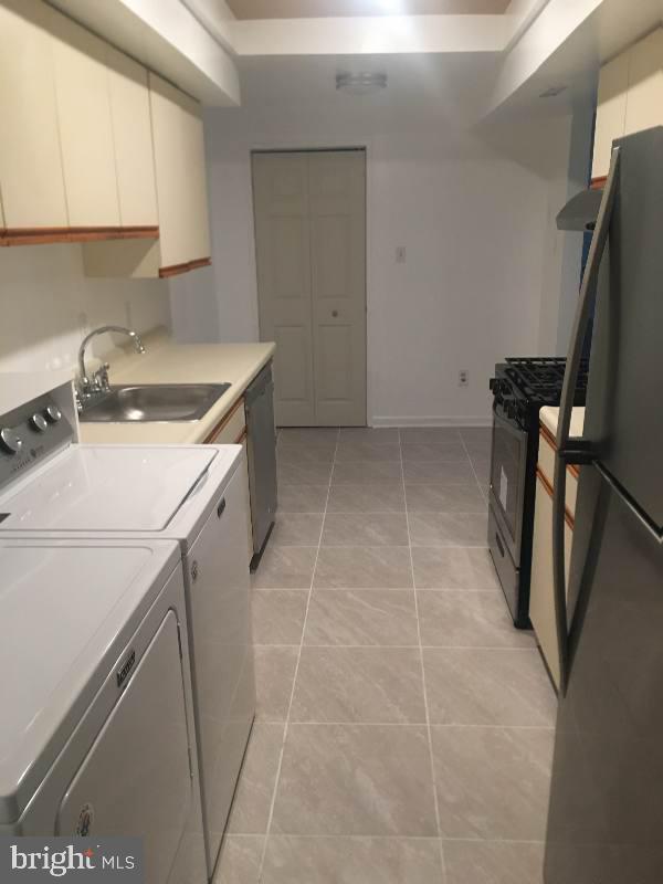 PINES CONDOMINIUM - Residential