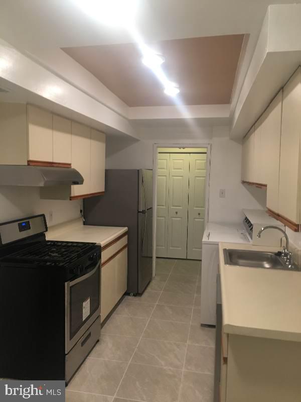 PINES CONDOMINIUM - Residential