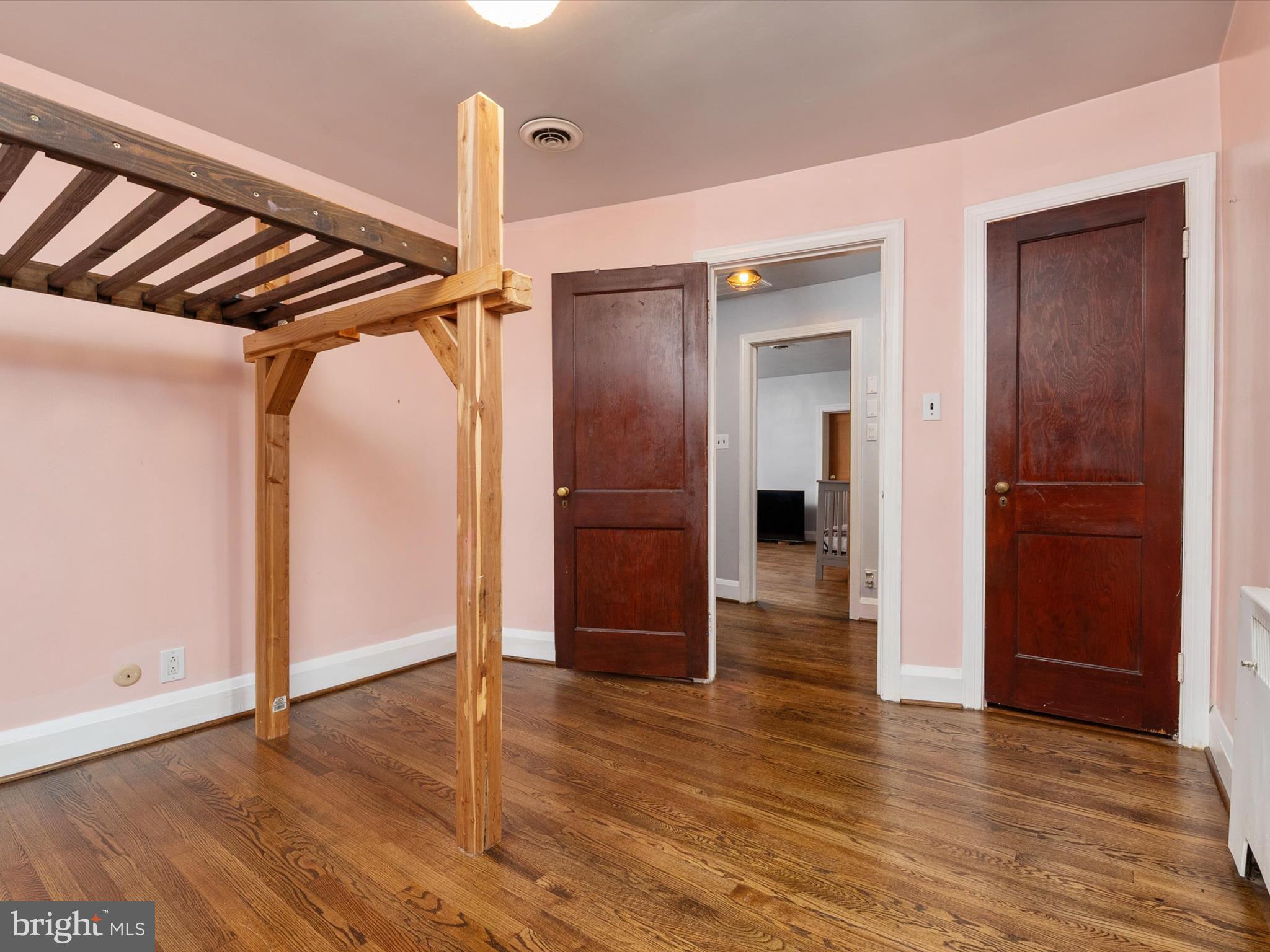 KENSINGTON - Residential