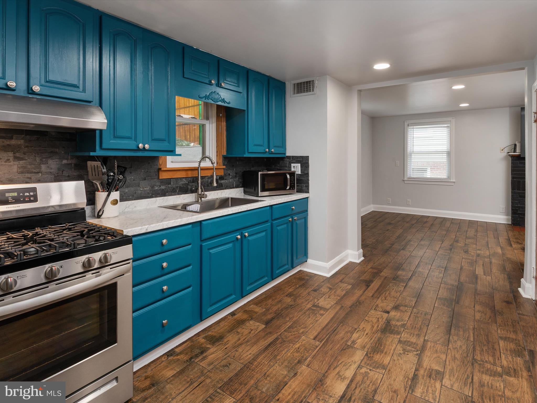 KENSINGTON - Residential