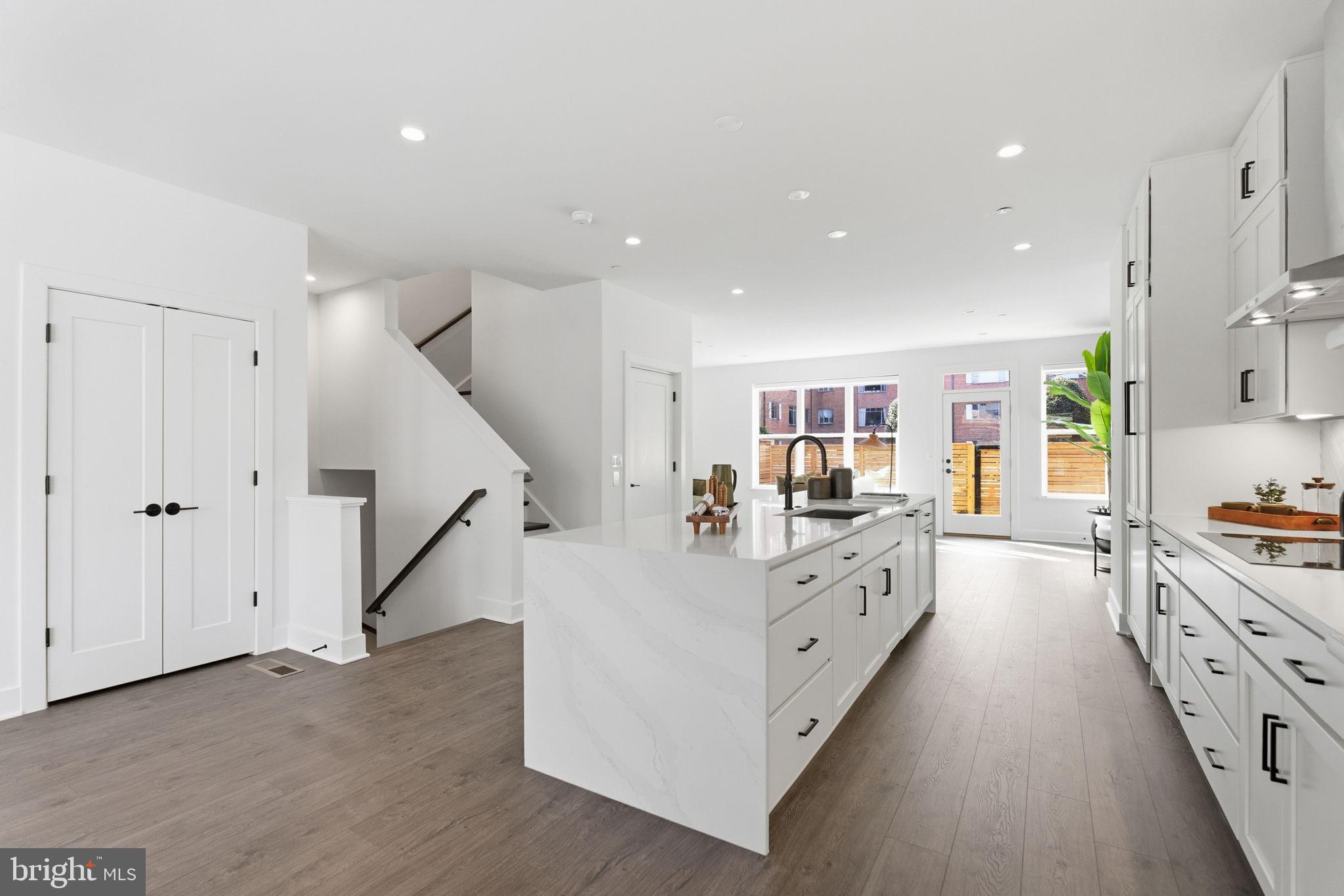 WESTBARD SQUARE - Residential