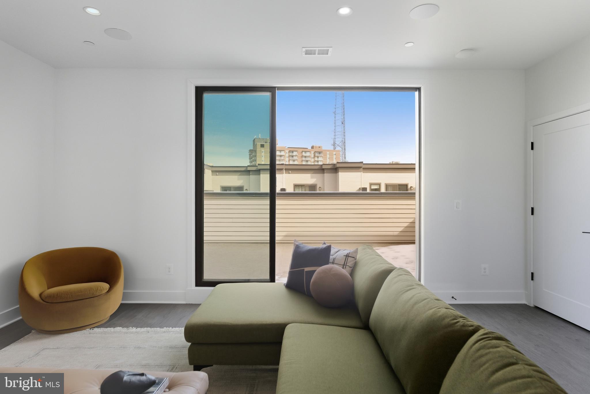 WESTBARD SQUARE - Residential