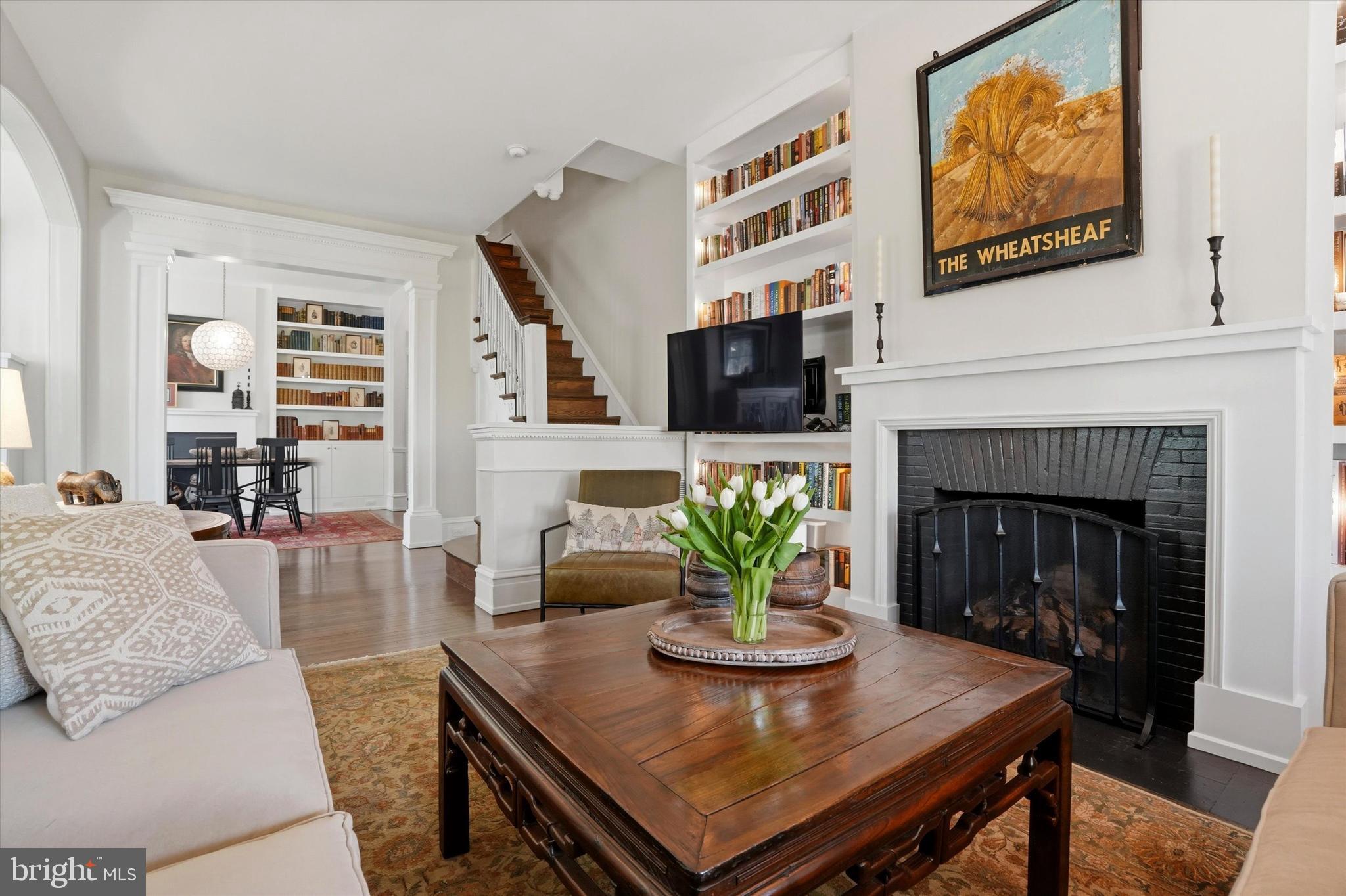 CHESTNUT HILL - Residential