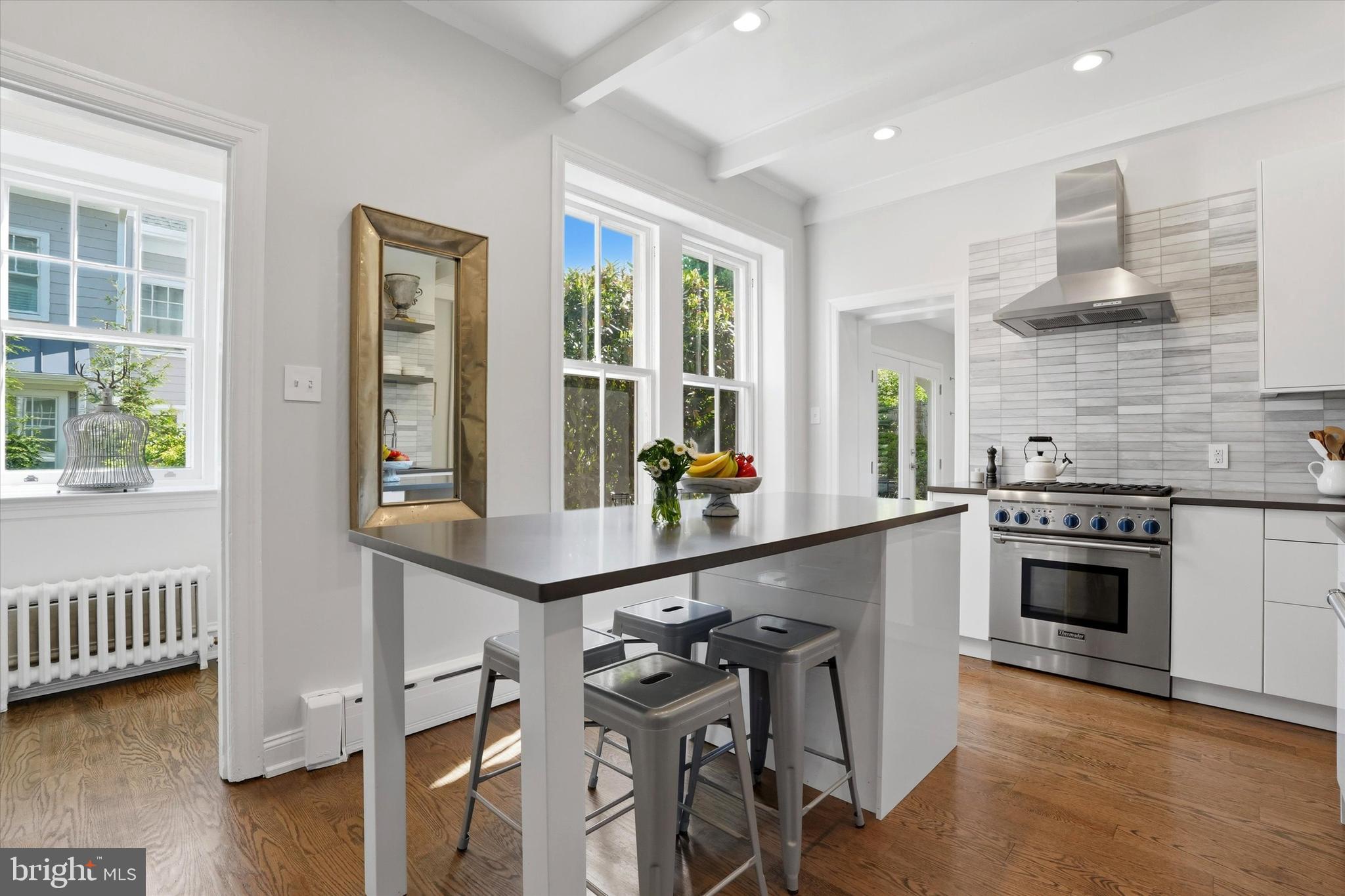 CHESTNUT HILL - Residential