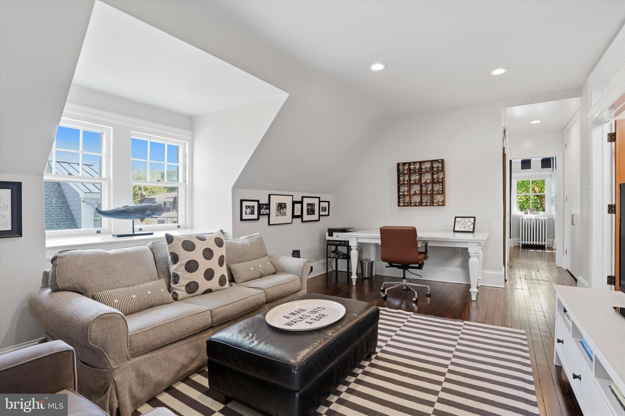 CHESTNUT HILL - Residential
