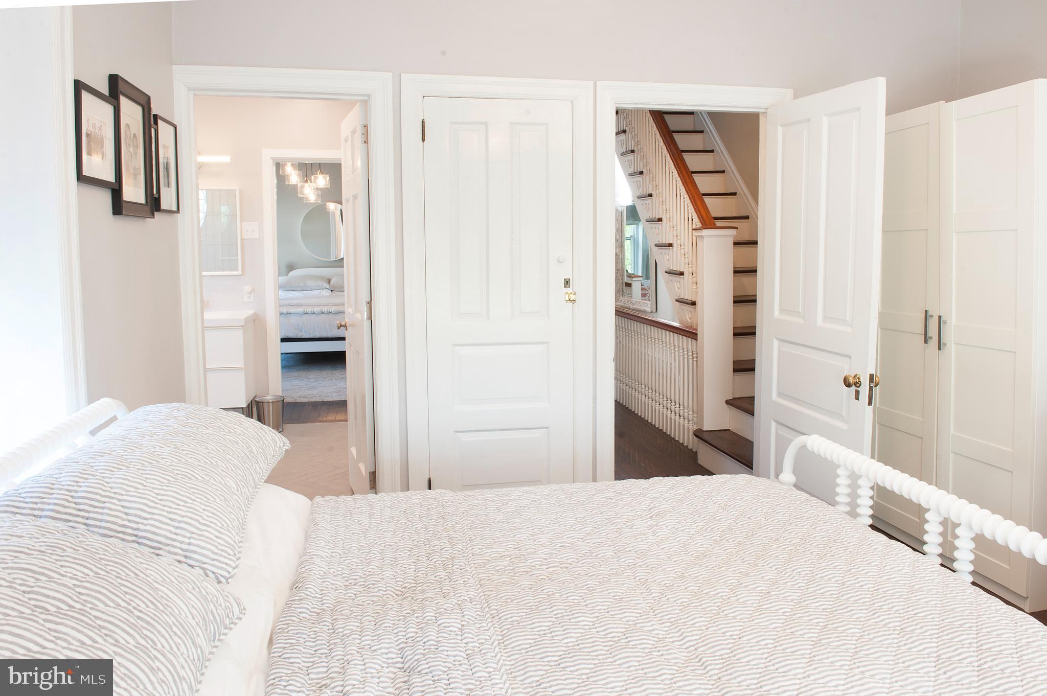 CHESTNUT HILL - Residential