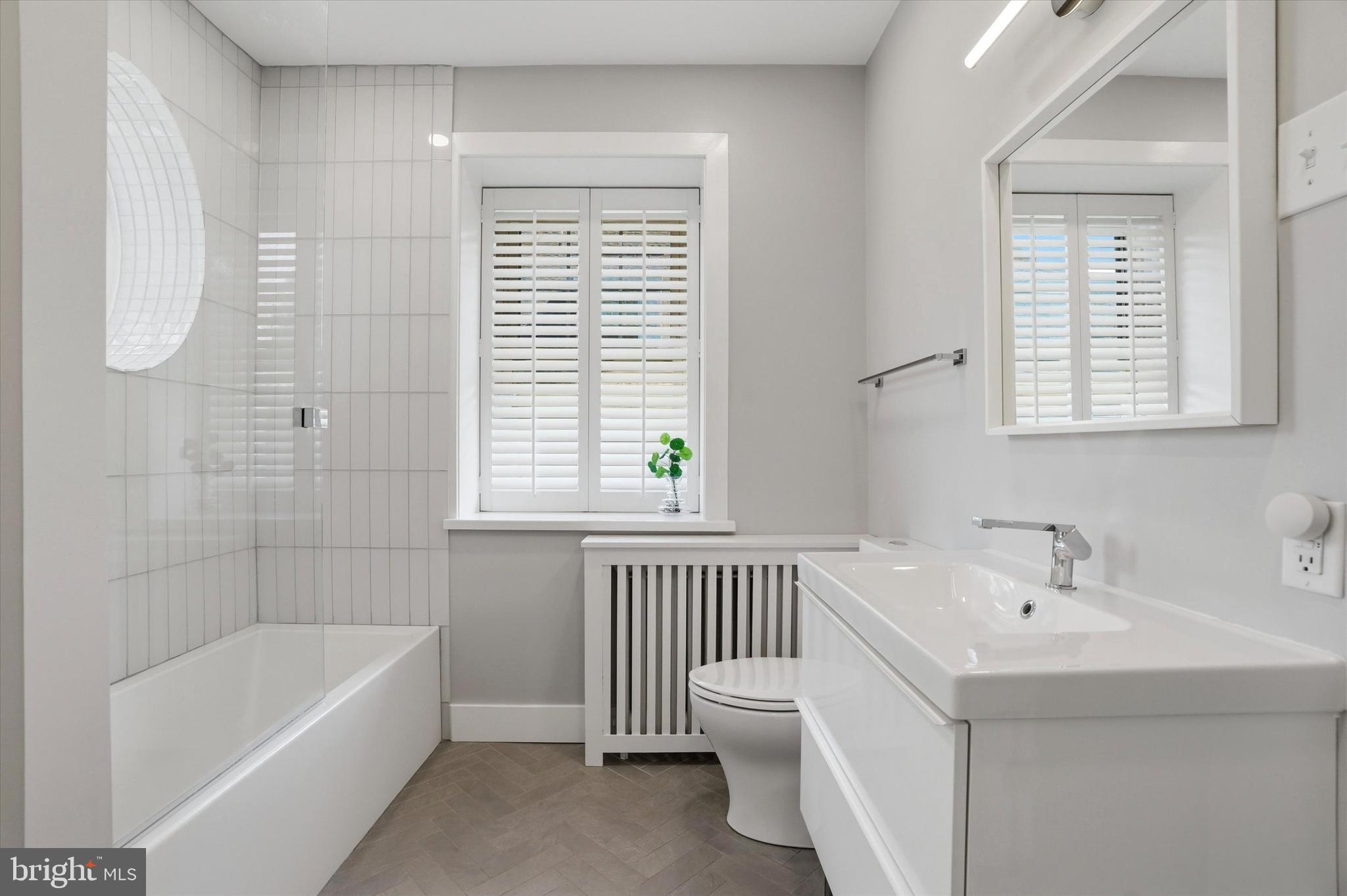 CHESTNUT HILL - Residential