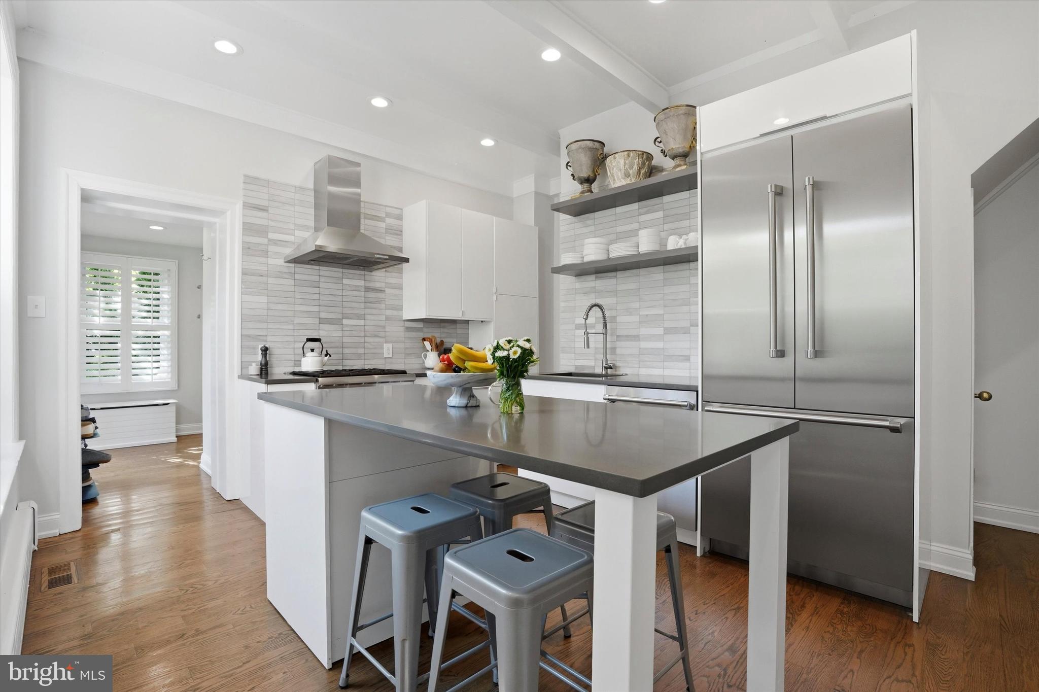 CHESTNUT HILL - Residential