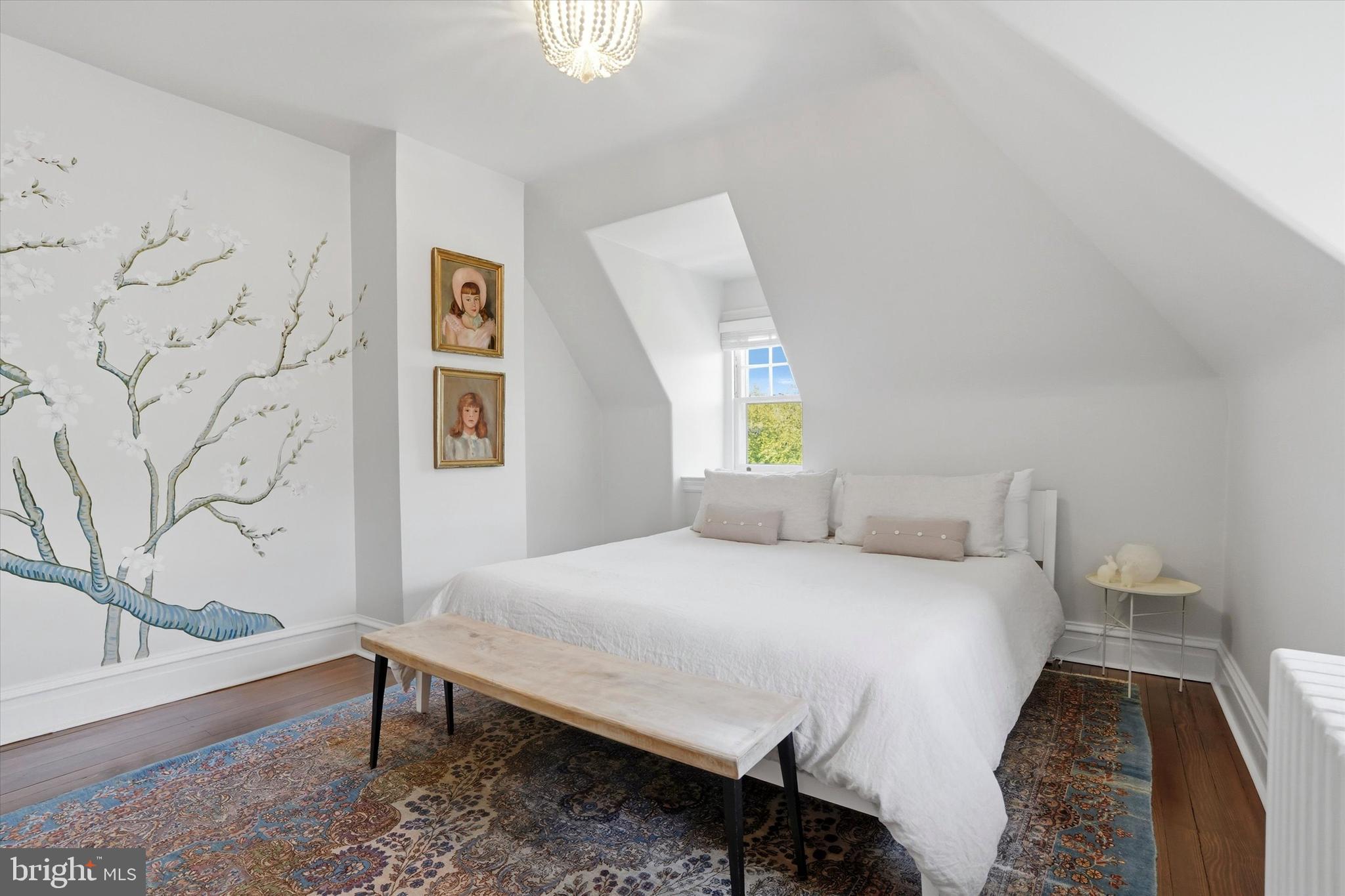 CHESTNUT HILL - Residential
