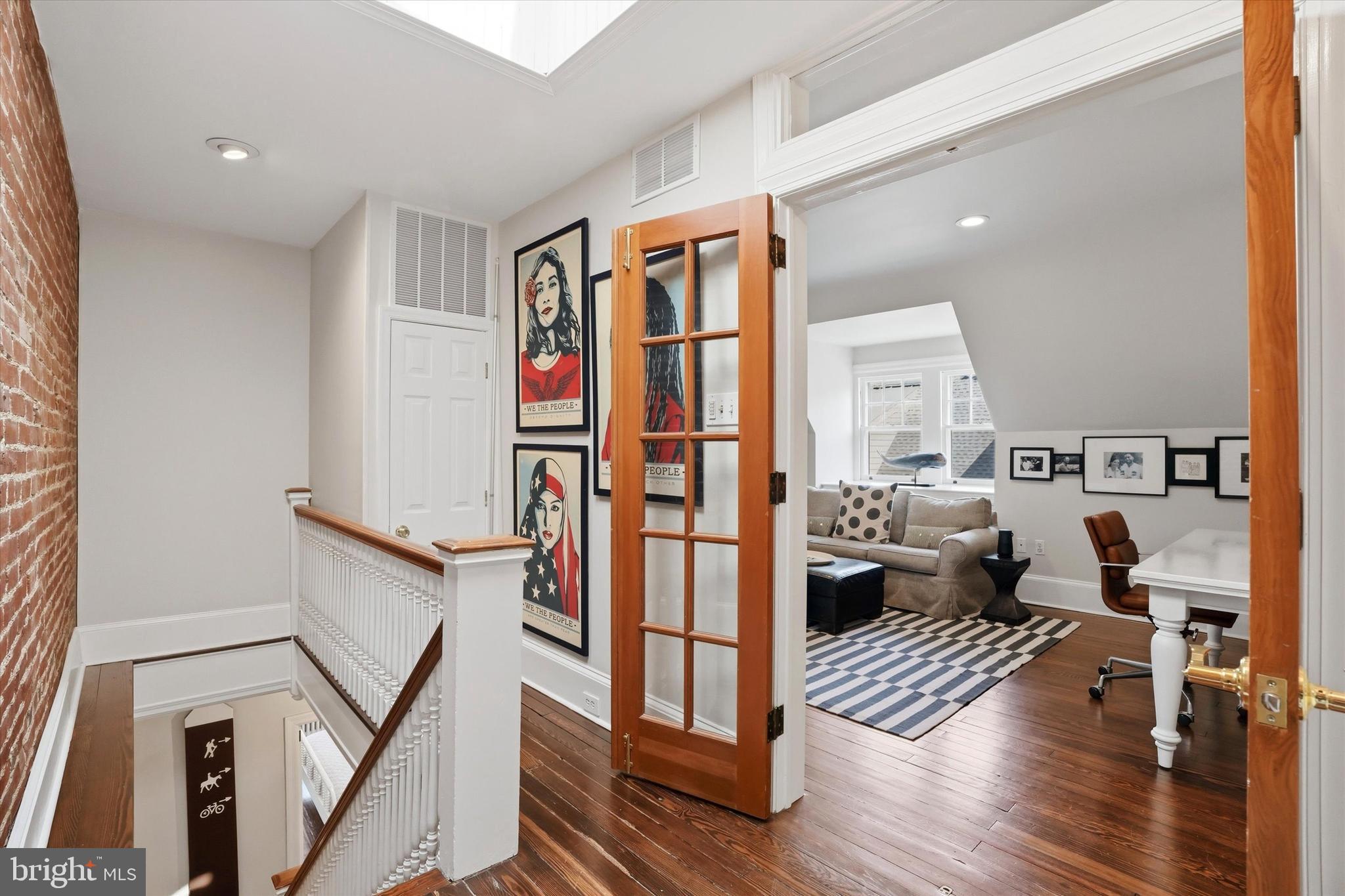 CHESTNUT HILL - Residential
