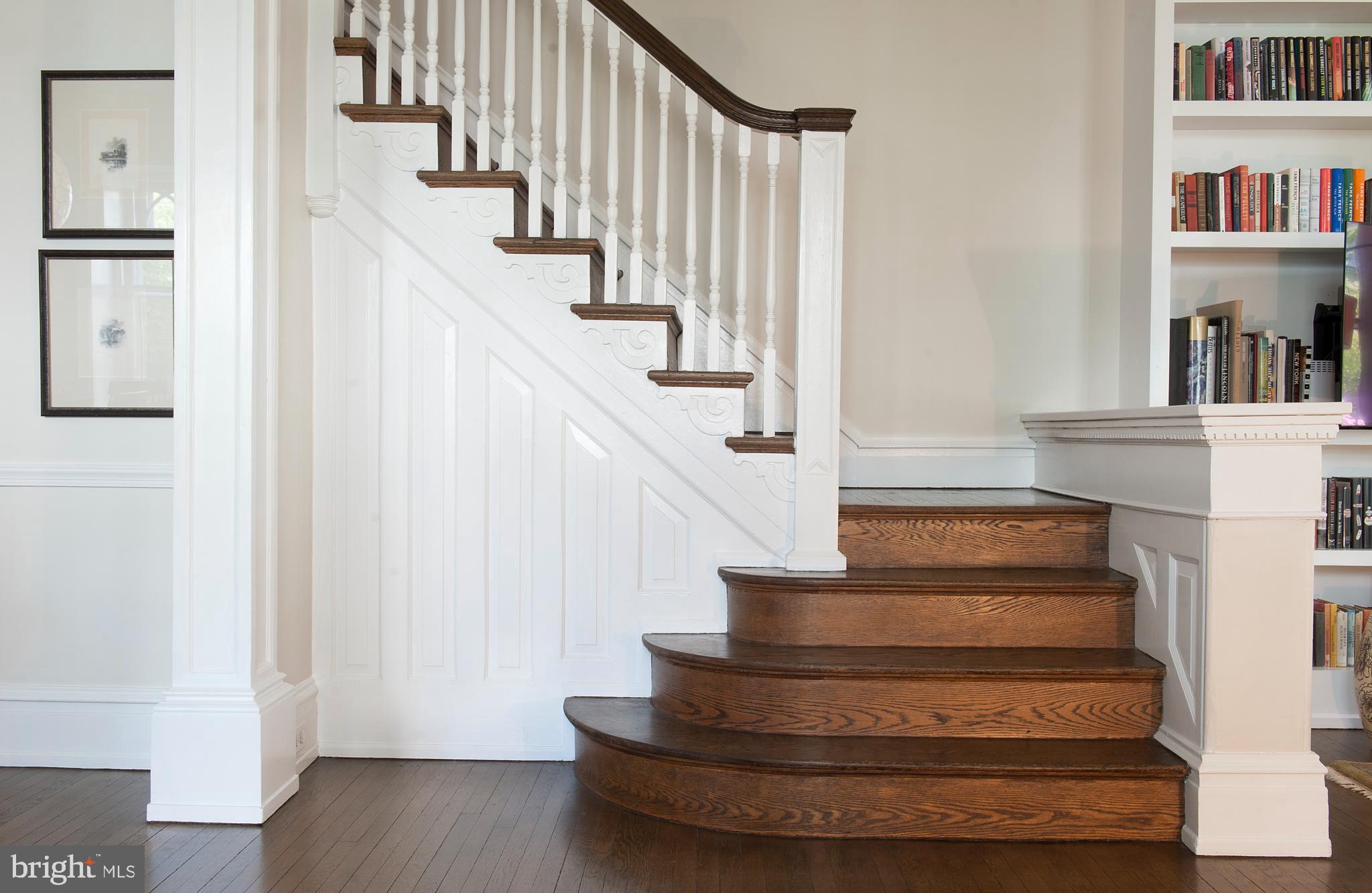 CHESTNUT HILL - Residential