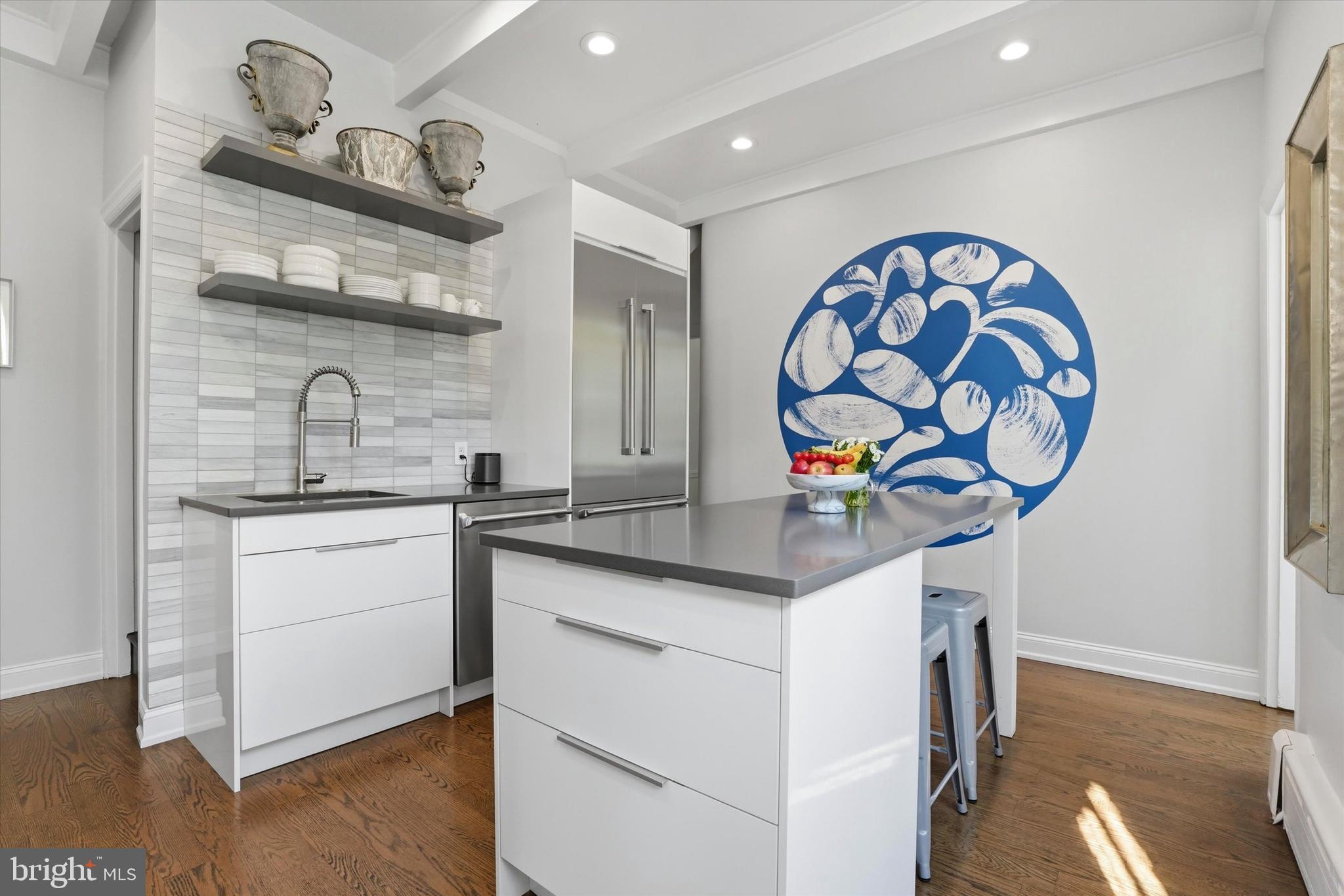 CHESTNUT HILL - Residential