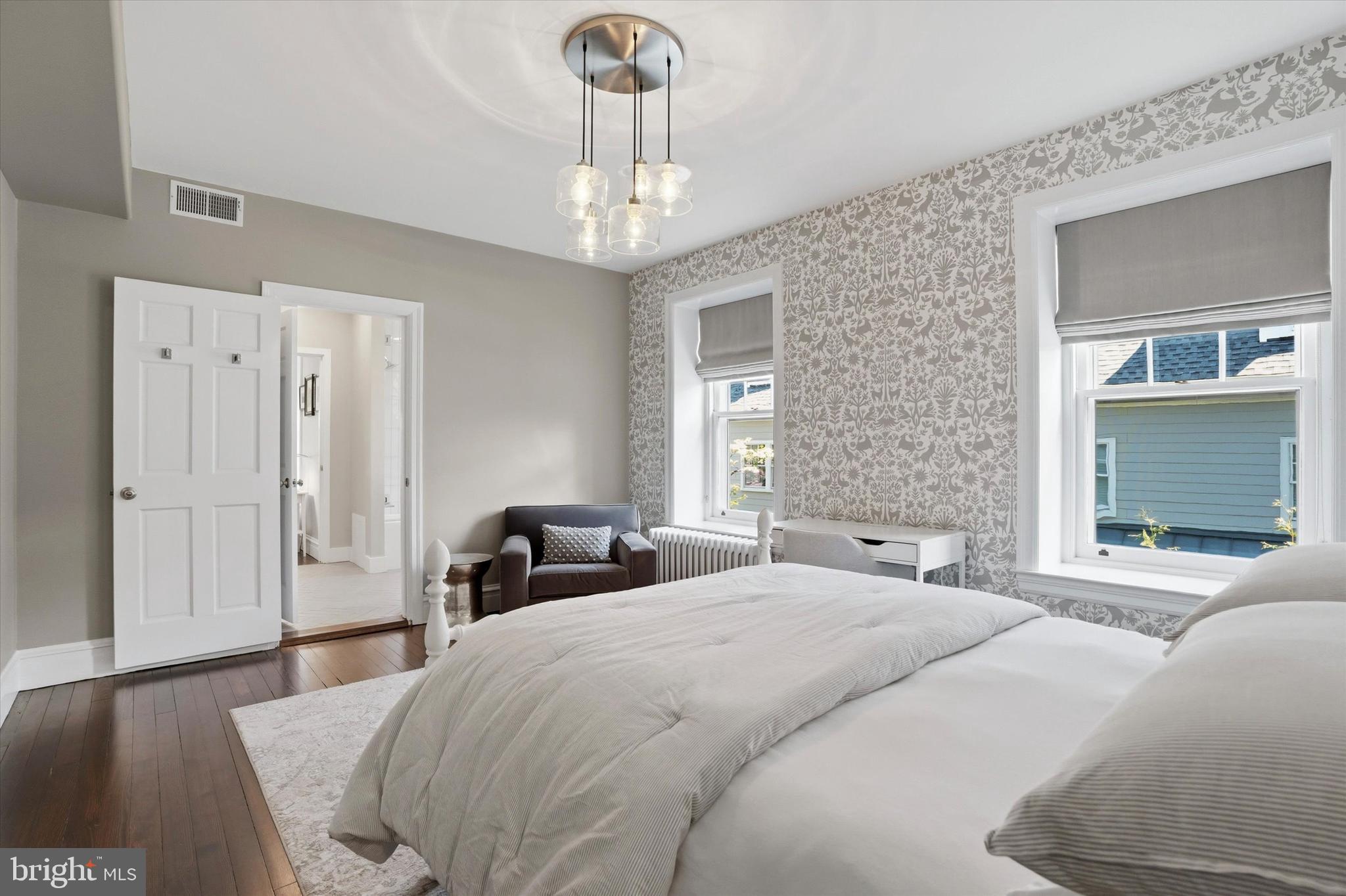 CHESTNUT HILL - Residential