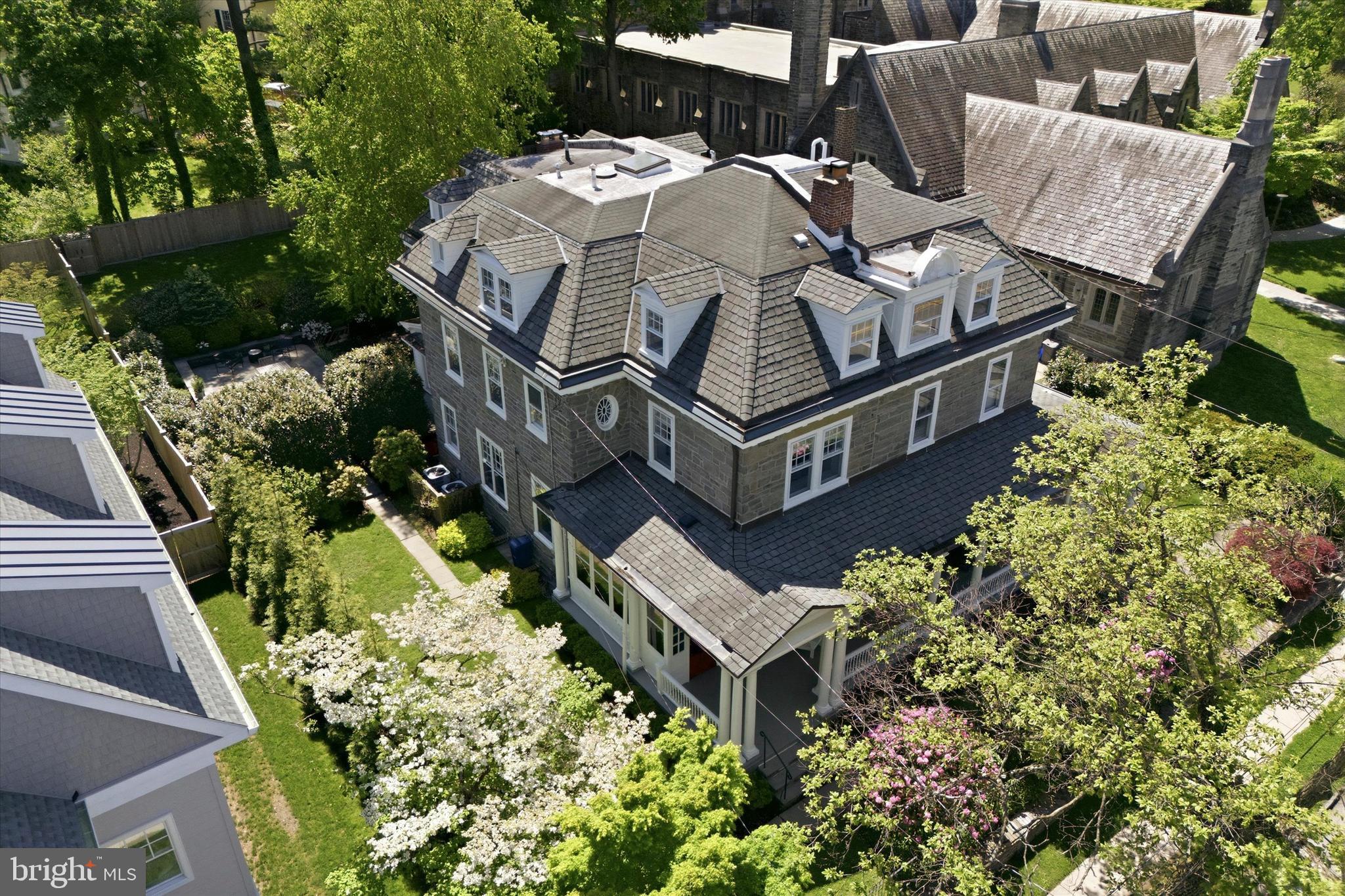 CHESTNUT HILL - Residential