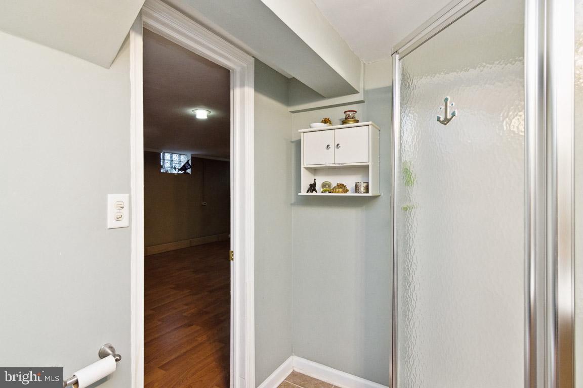 LOCH RAVEN MANOR - Residential Lease