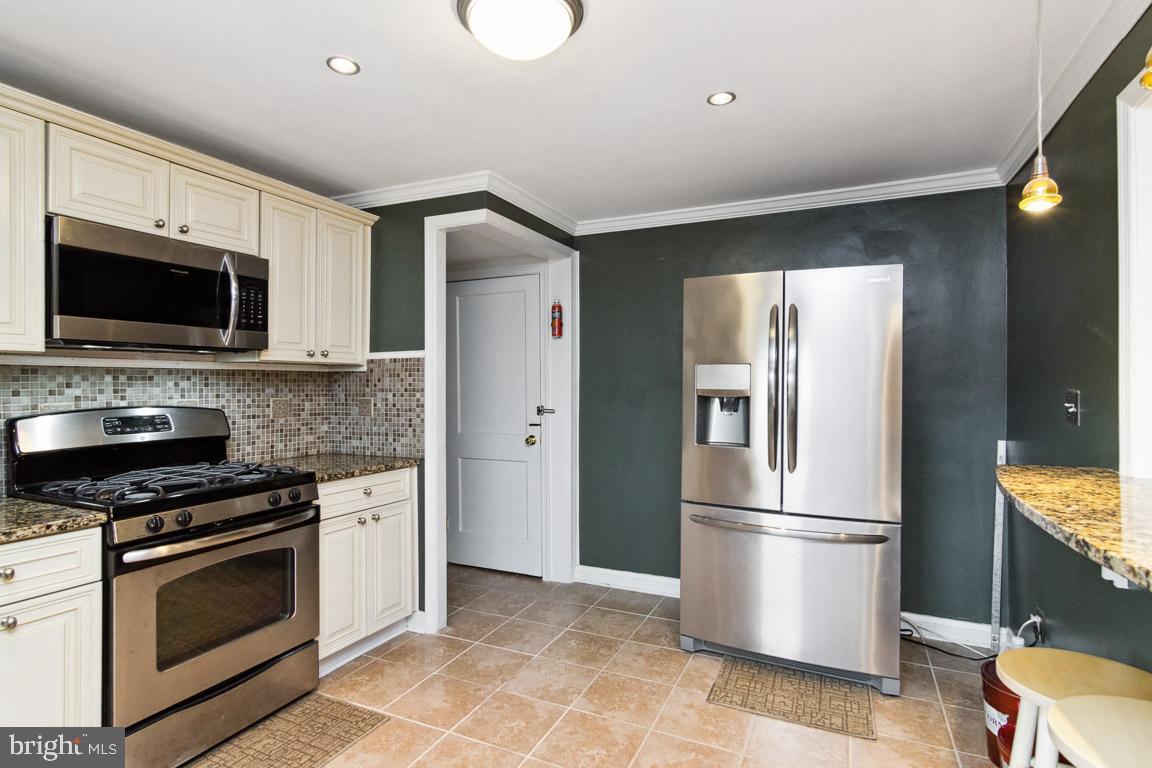 LOCH RAVEN MANOR - Residential Lease