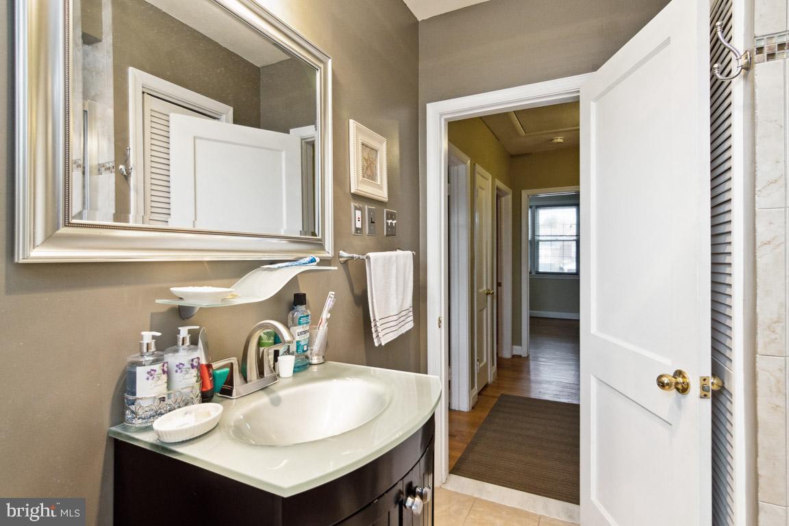 LOCH RAVEN MANOR - Residential Lease