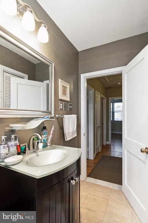 LOCH RAVEN MANOR - Residential Lease