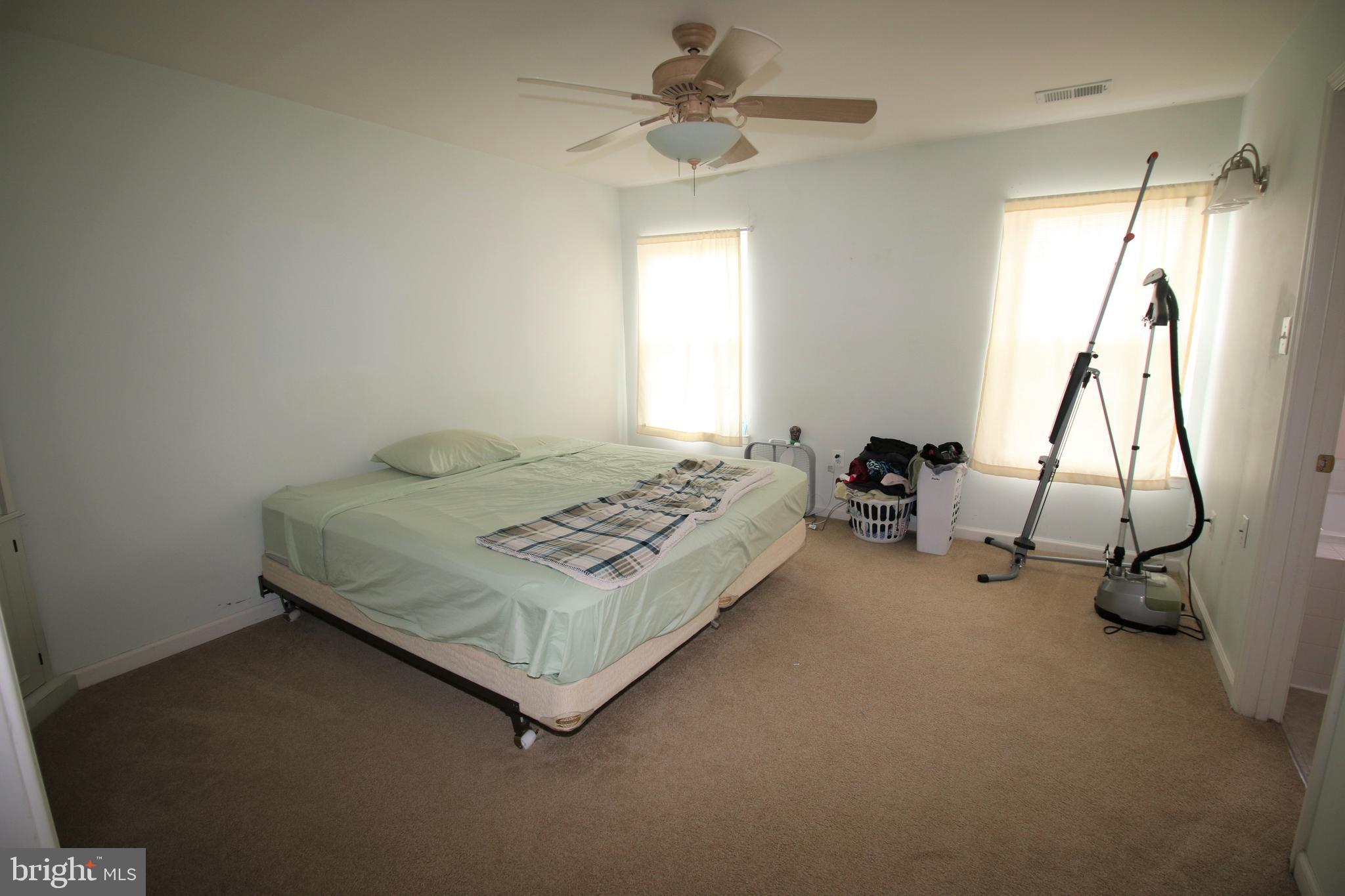 ASHBURN VILLAGE - Residential