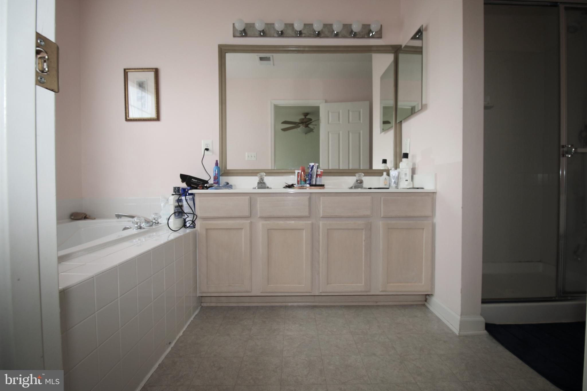 ASHBURN VILLAGE - Residential