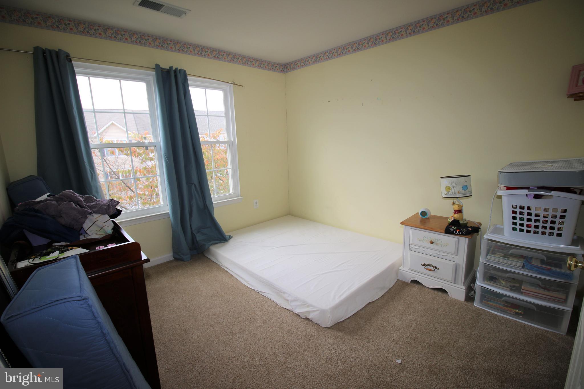 ASHBURN VILLAGE - Residential