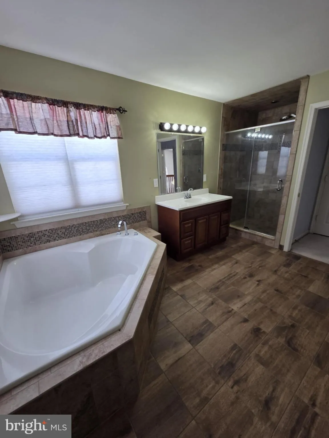 Williamstown, New Jersey 08094, United States, 4 Bedrooms Bedrooms, ,3 BathroomsBathrooms,Residential,Active,253121