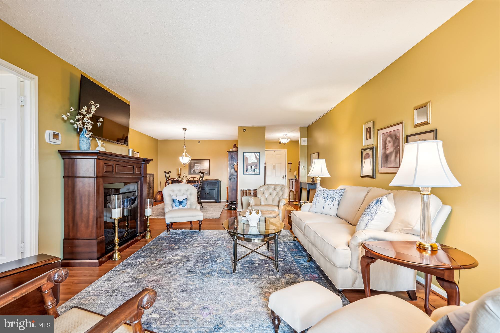 LEISURE WORLD - Residential