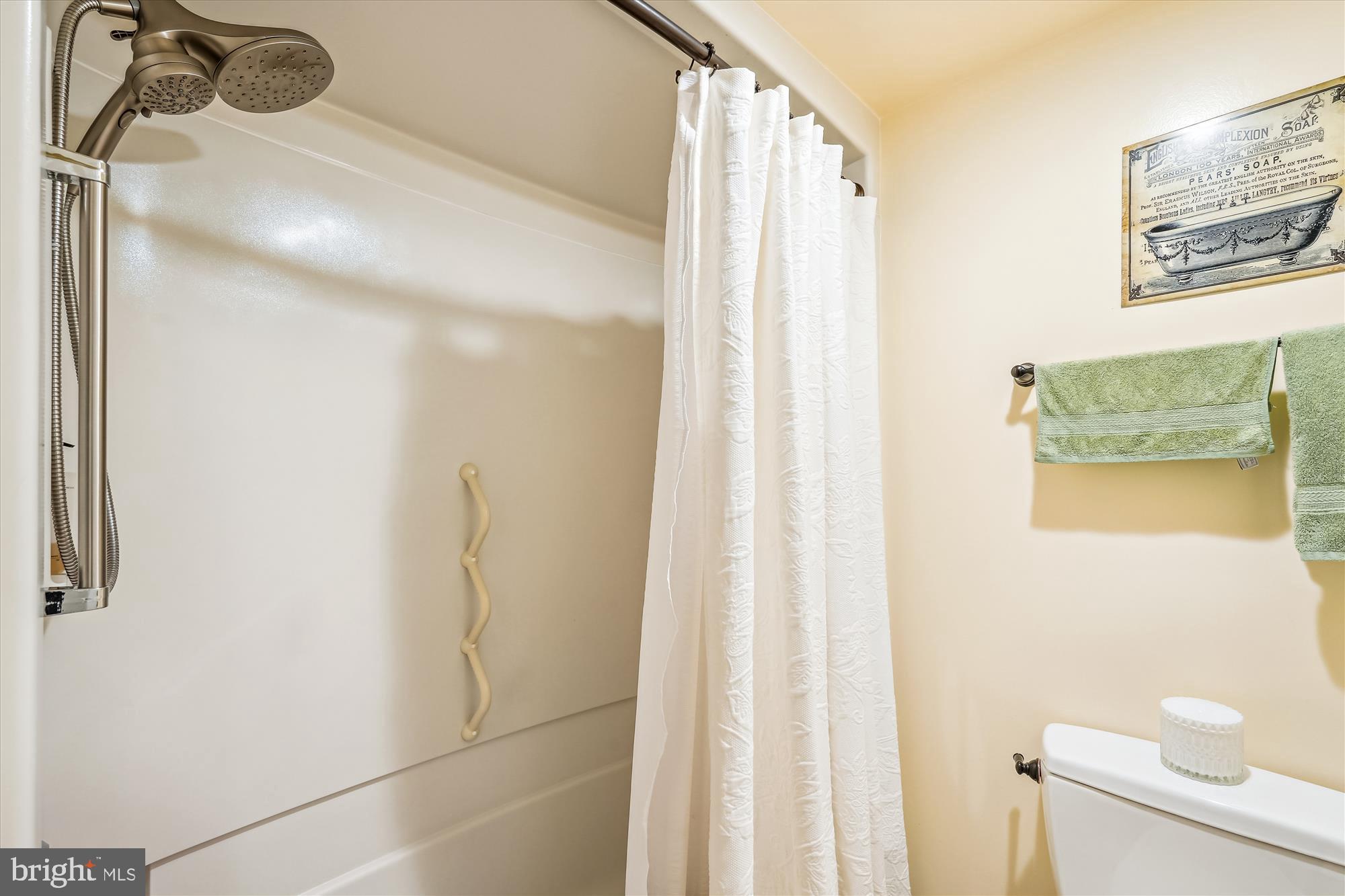 LEISURE WORLD - Residential