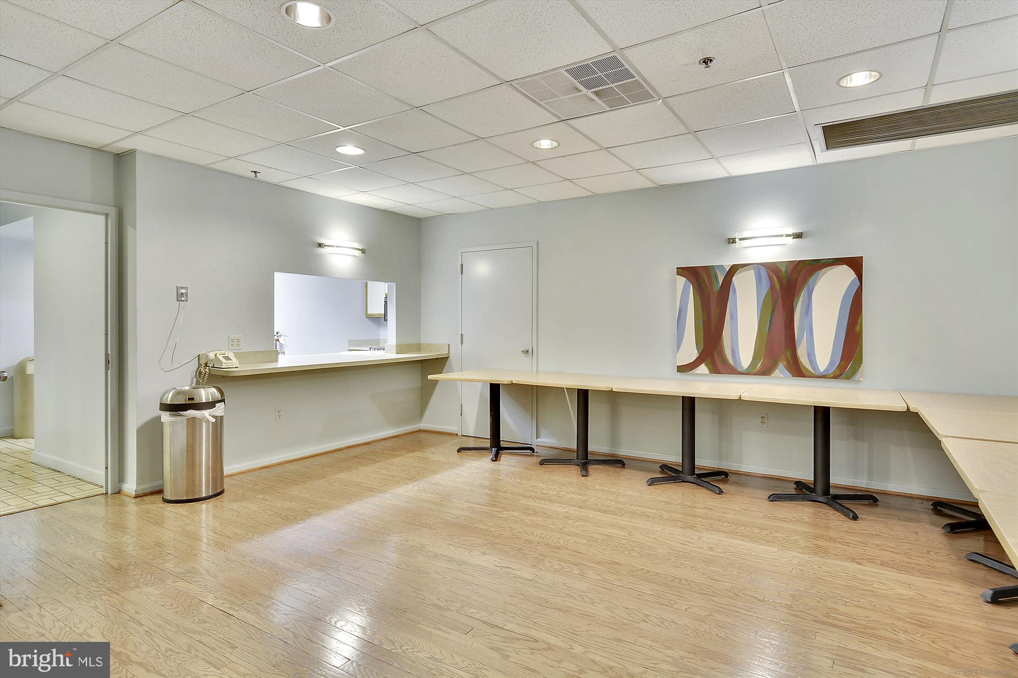 LEISURE WORLD - Residential