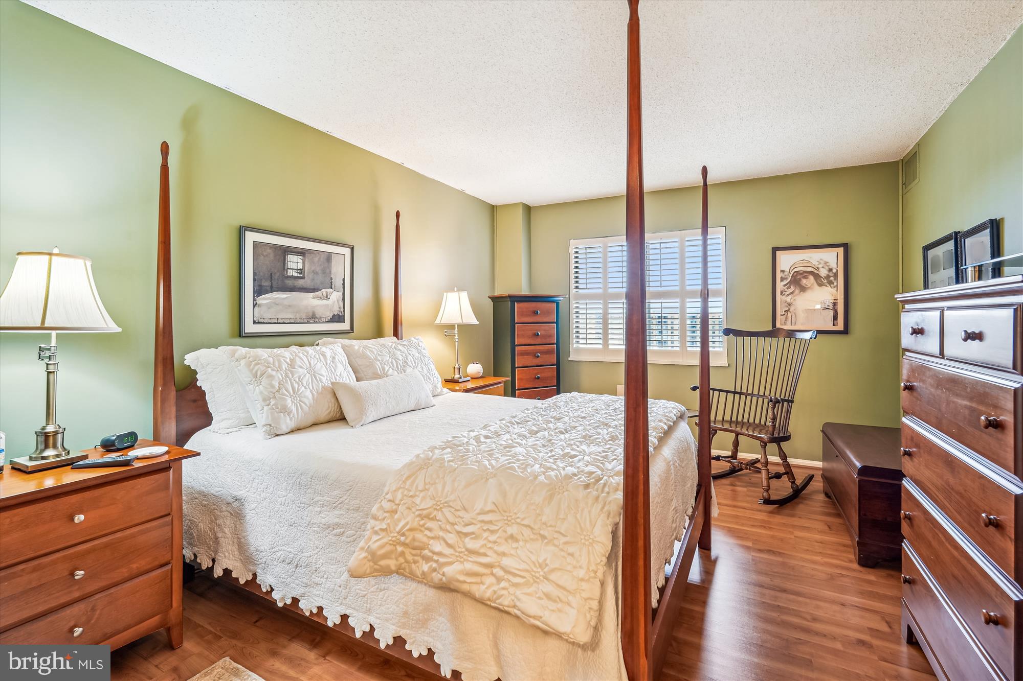 LEISURE WORLD - Residential