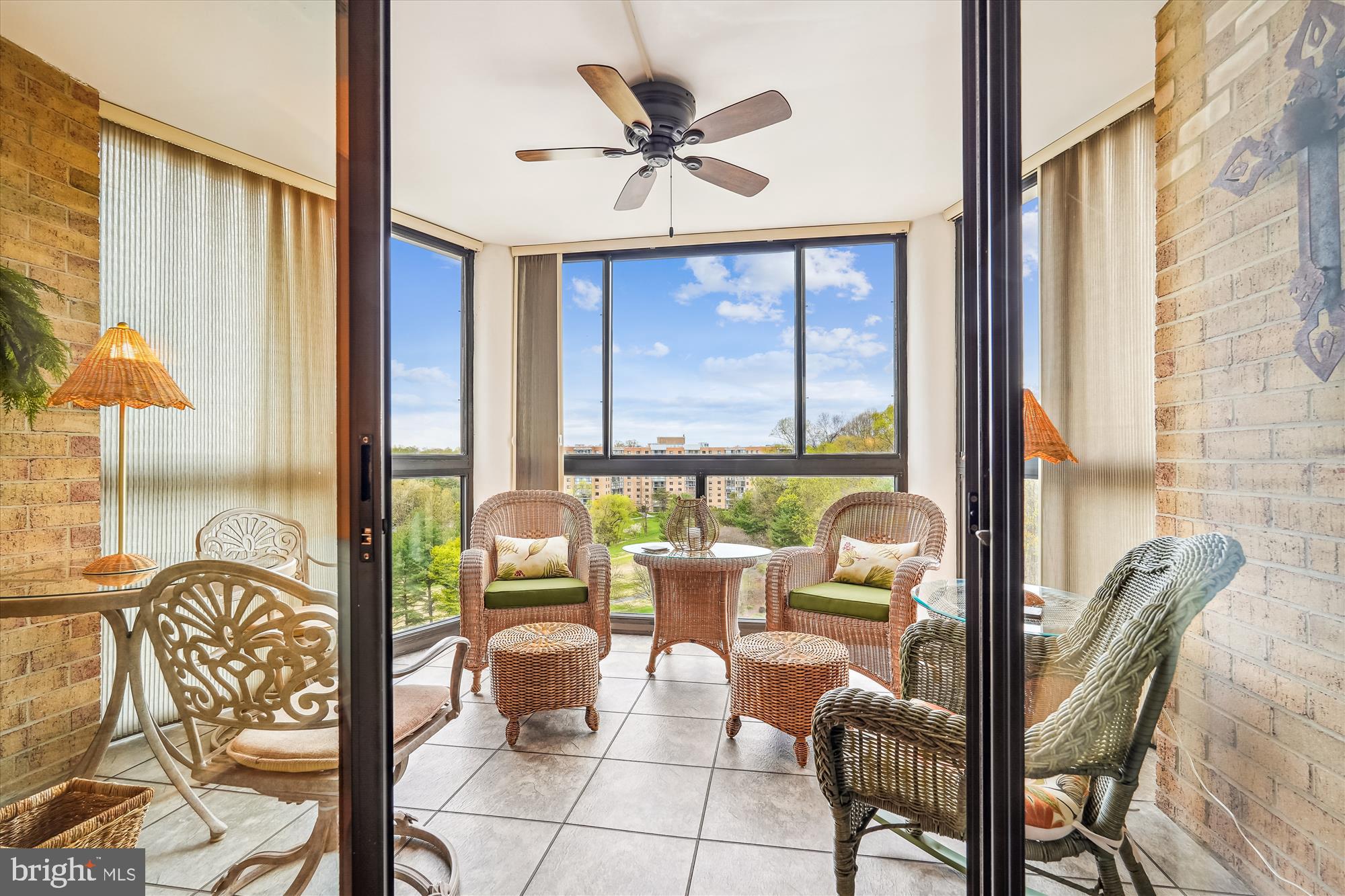 LEISURE WORLD - Residential