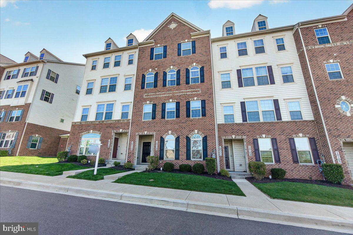 OAKDALE VILLAGE - Residential