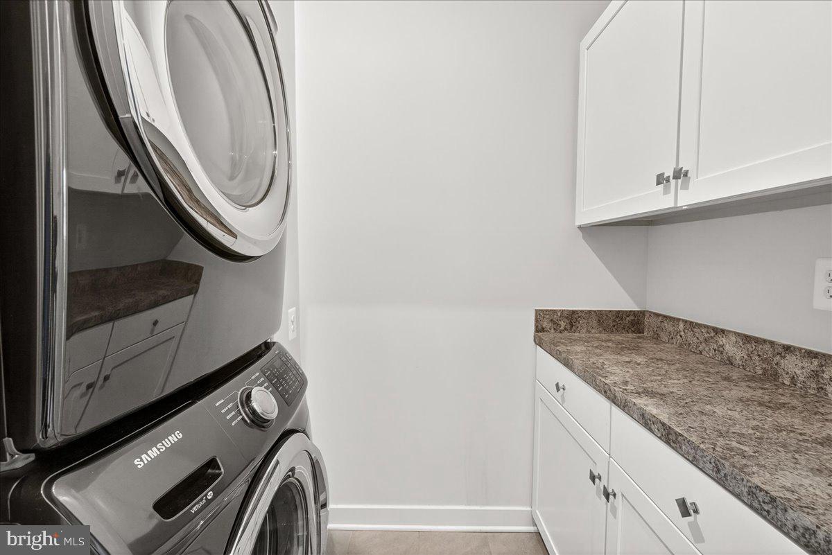 OAKDALE VILLAGE - Residential