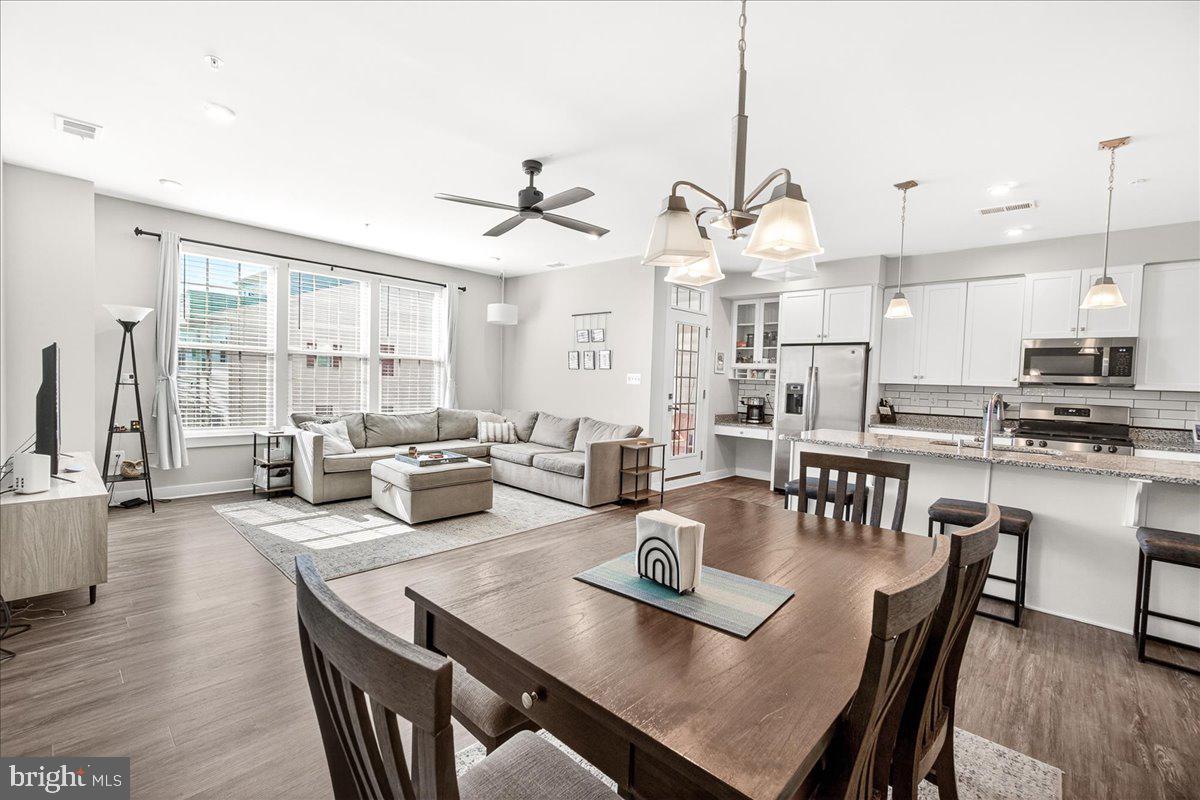 OAKDALE VILLAGE - Residential