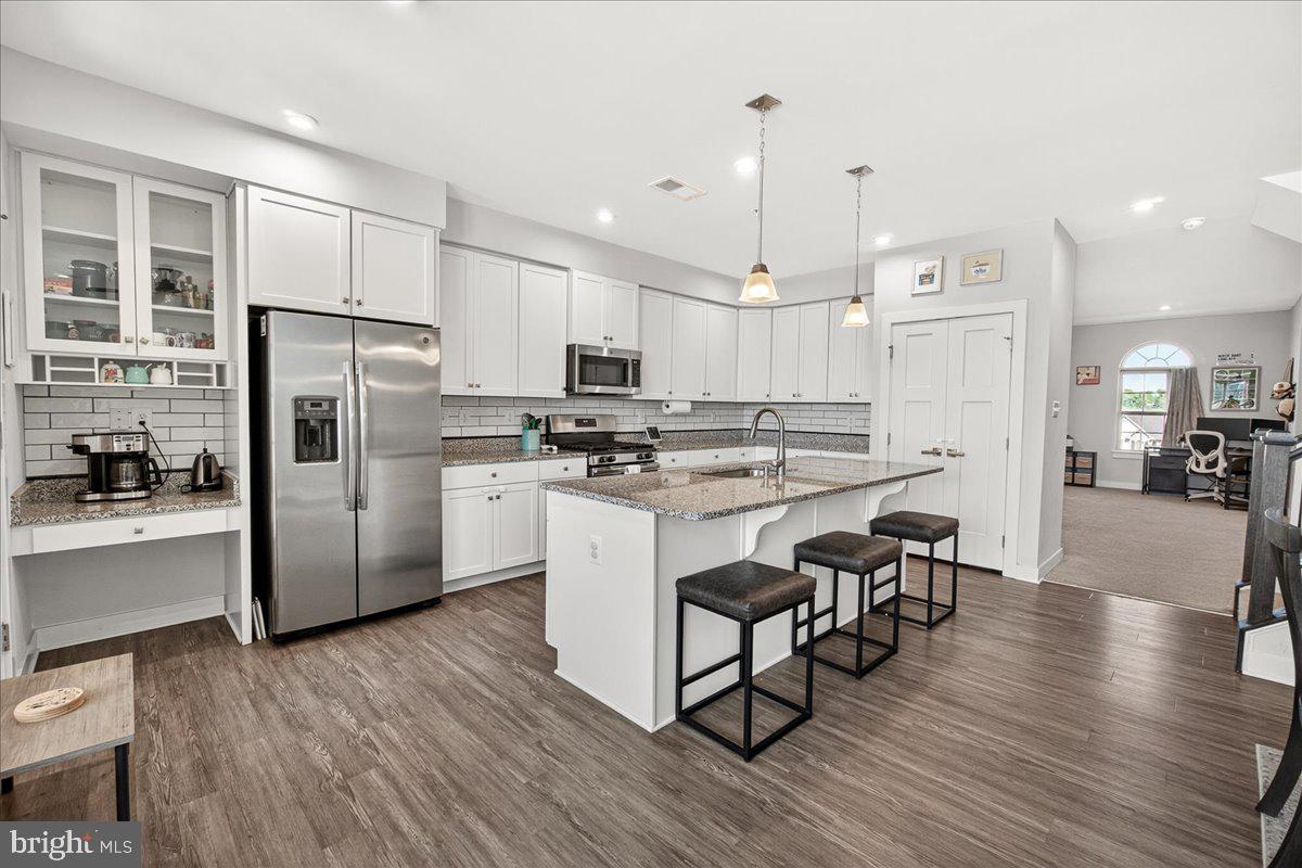 OAKDALE VILLAGE - Residential