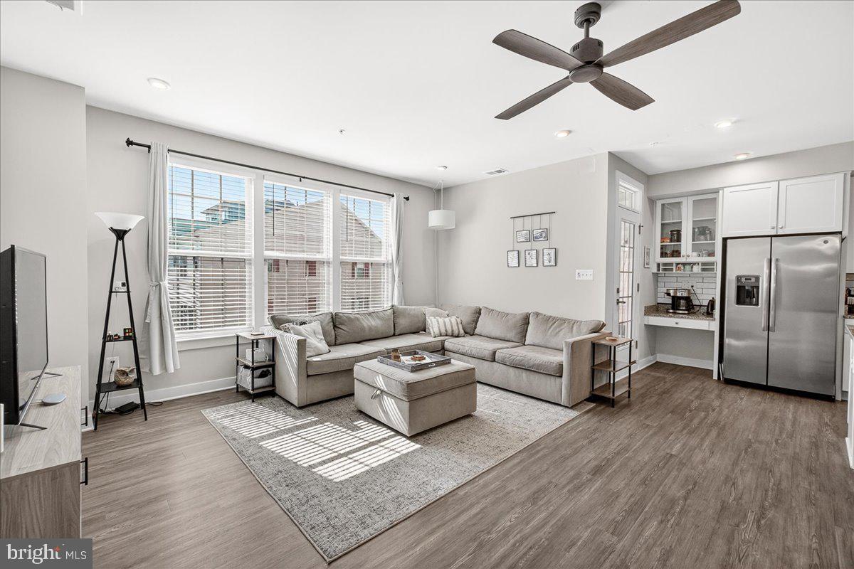 OAKDALE VILLAGE - Residential