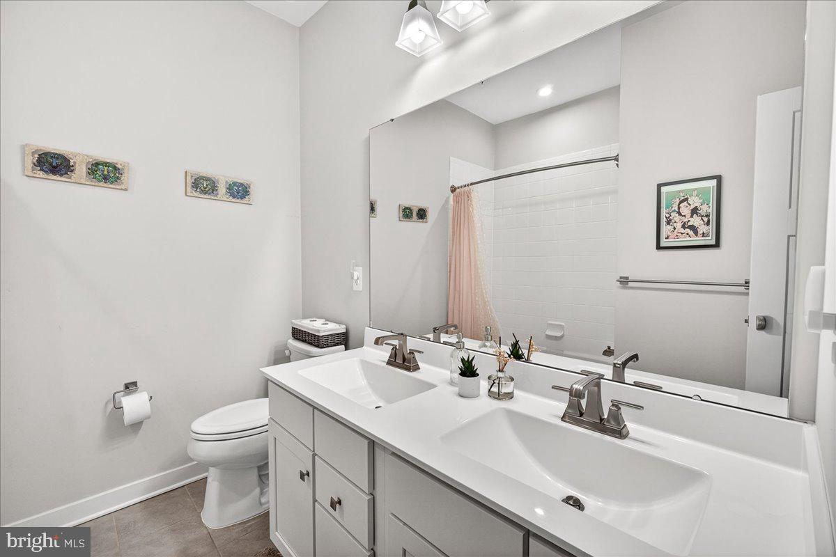 OAKDALE VILLAGE - Residential