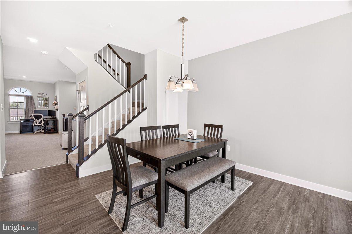 OAKDALE VILLAGE - Residential