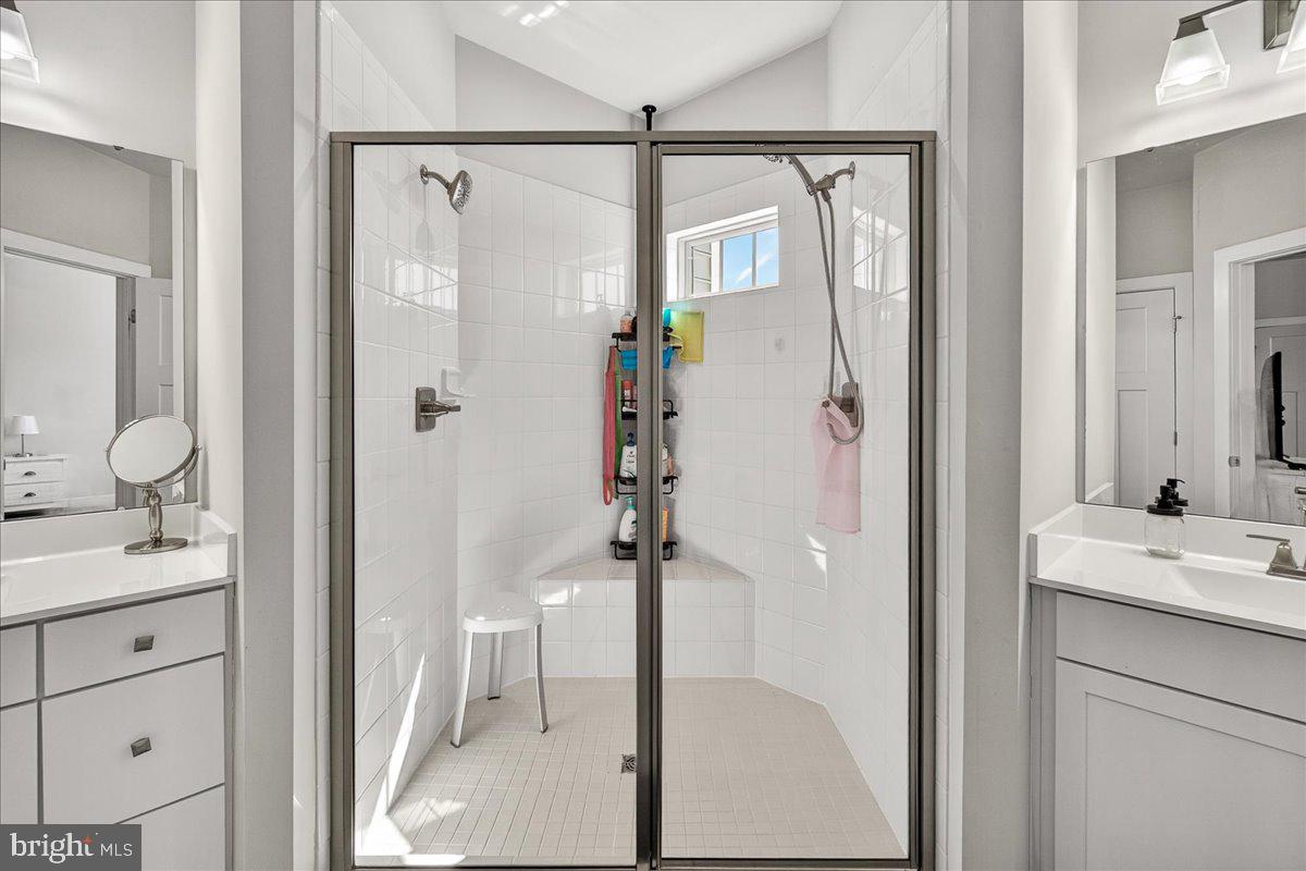 OAKDALE VILLAGE - Residential