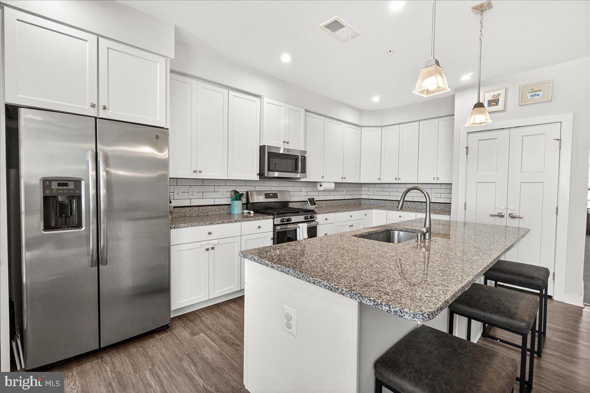 OAKDALE VILLAGE - Residential