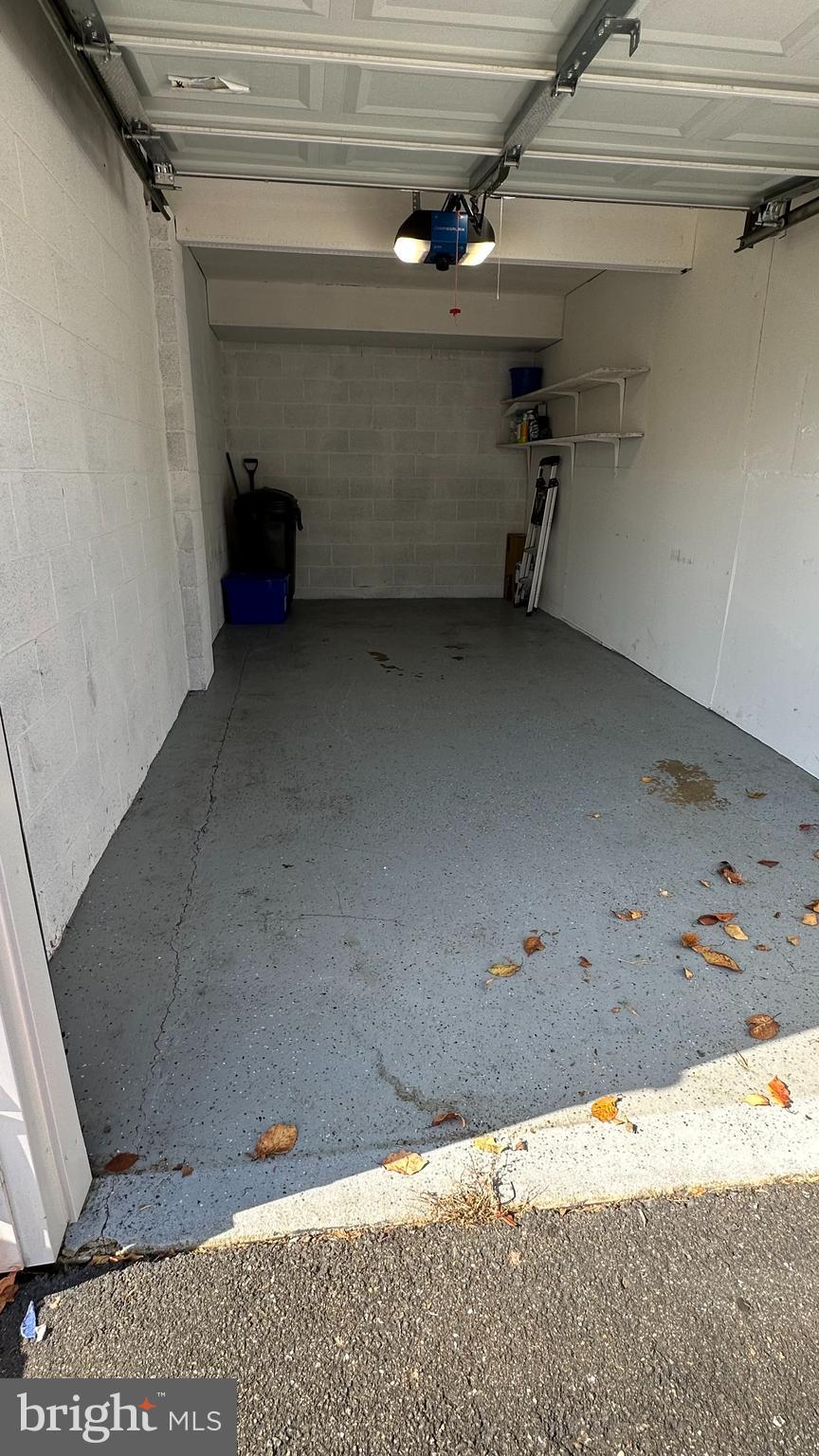 WESTPHALIA WOODS - Residential Lease