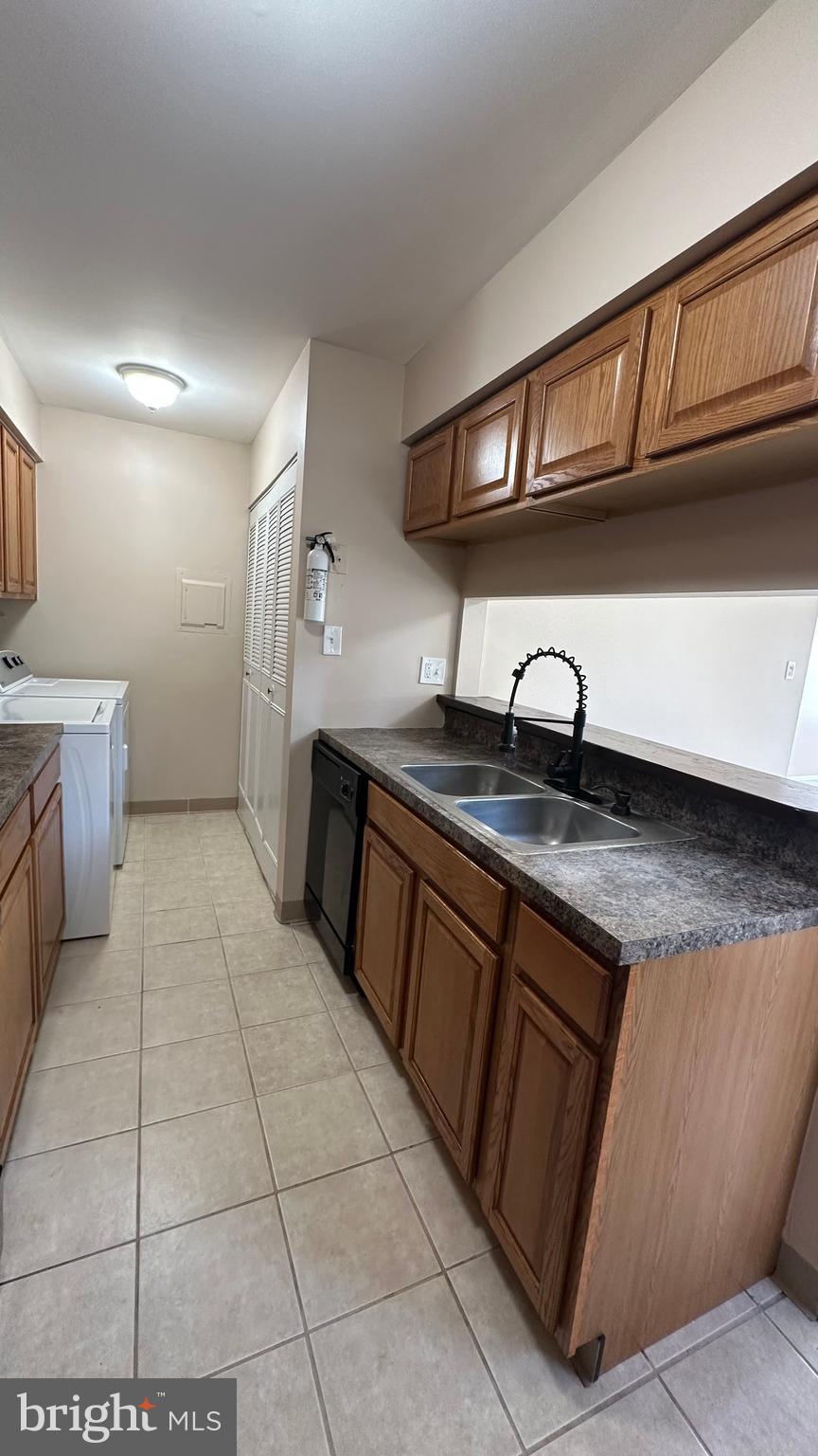 WESTPHALIA WOODS - Residential Lease