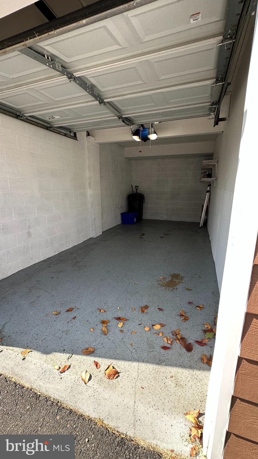 WESTPHALIA WOODS - Residential Lease