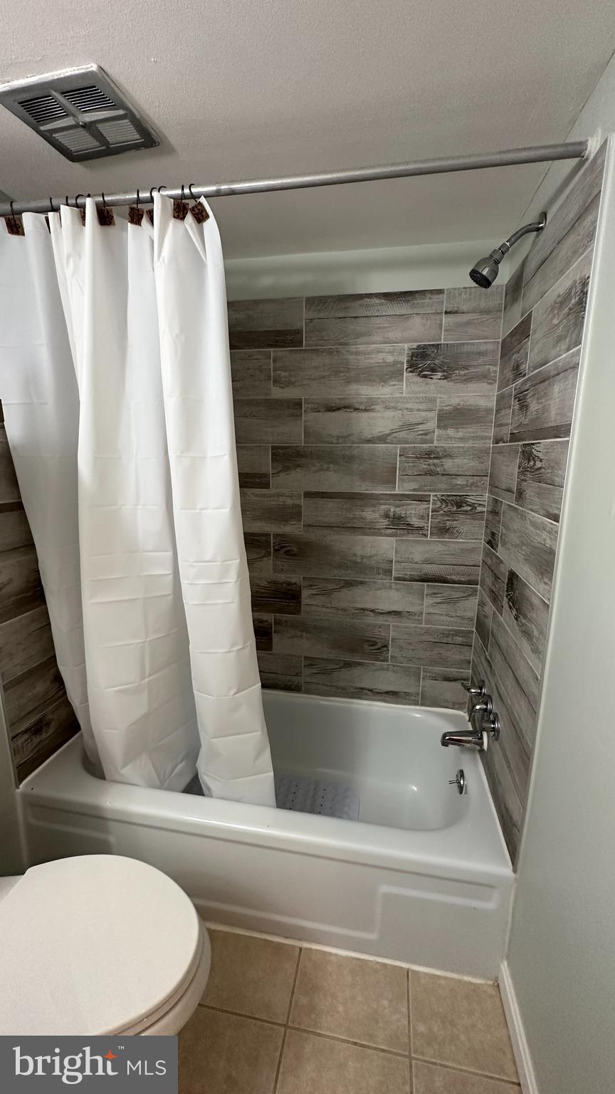 WESTPHALIA WOODS - Residential Lease