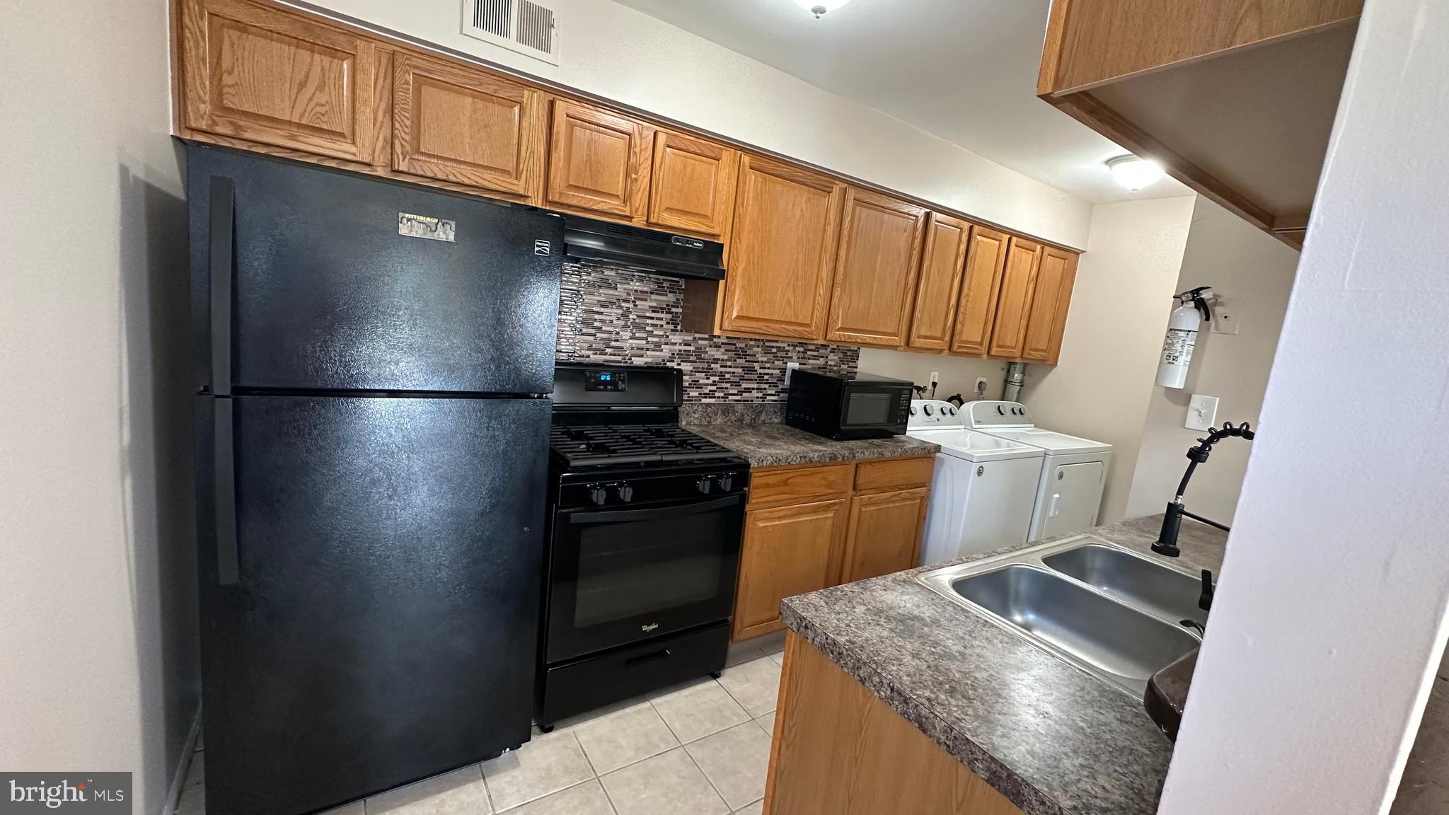 WESTPHALIA WOODS - Residential Lease