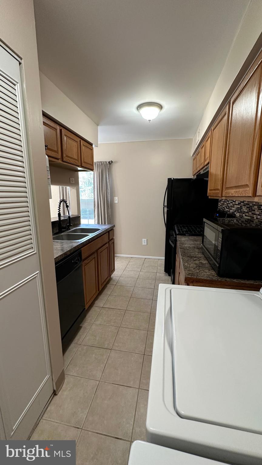 WESTPHALIA WOODS - Residential Lease