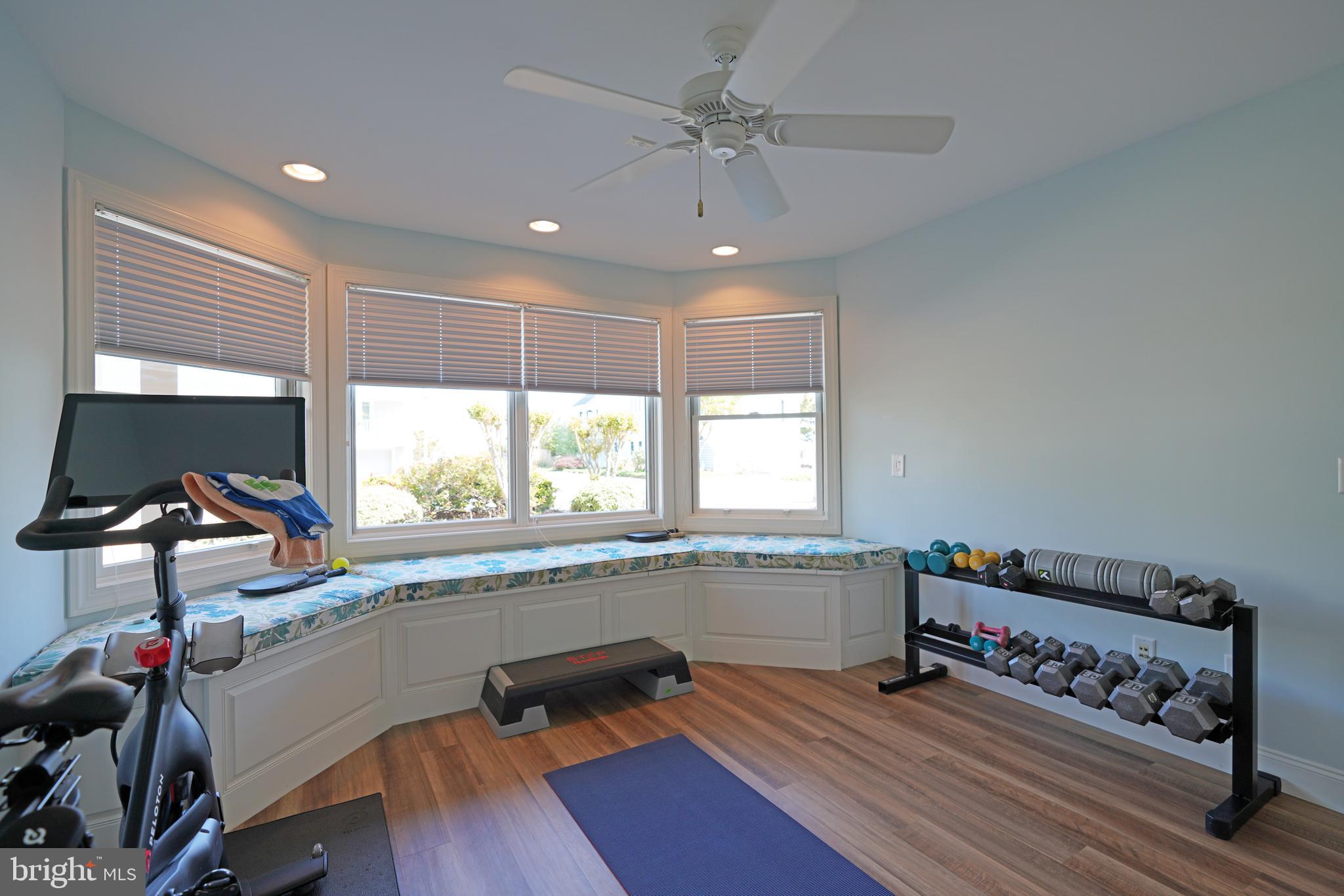 CAPE SHORES - Residential