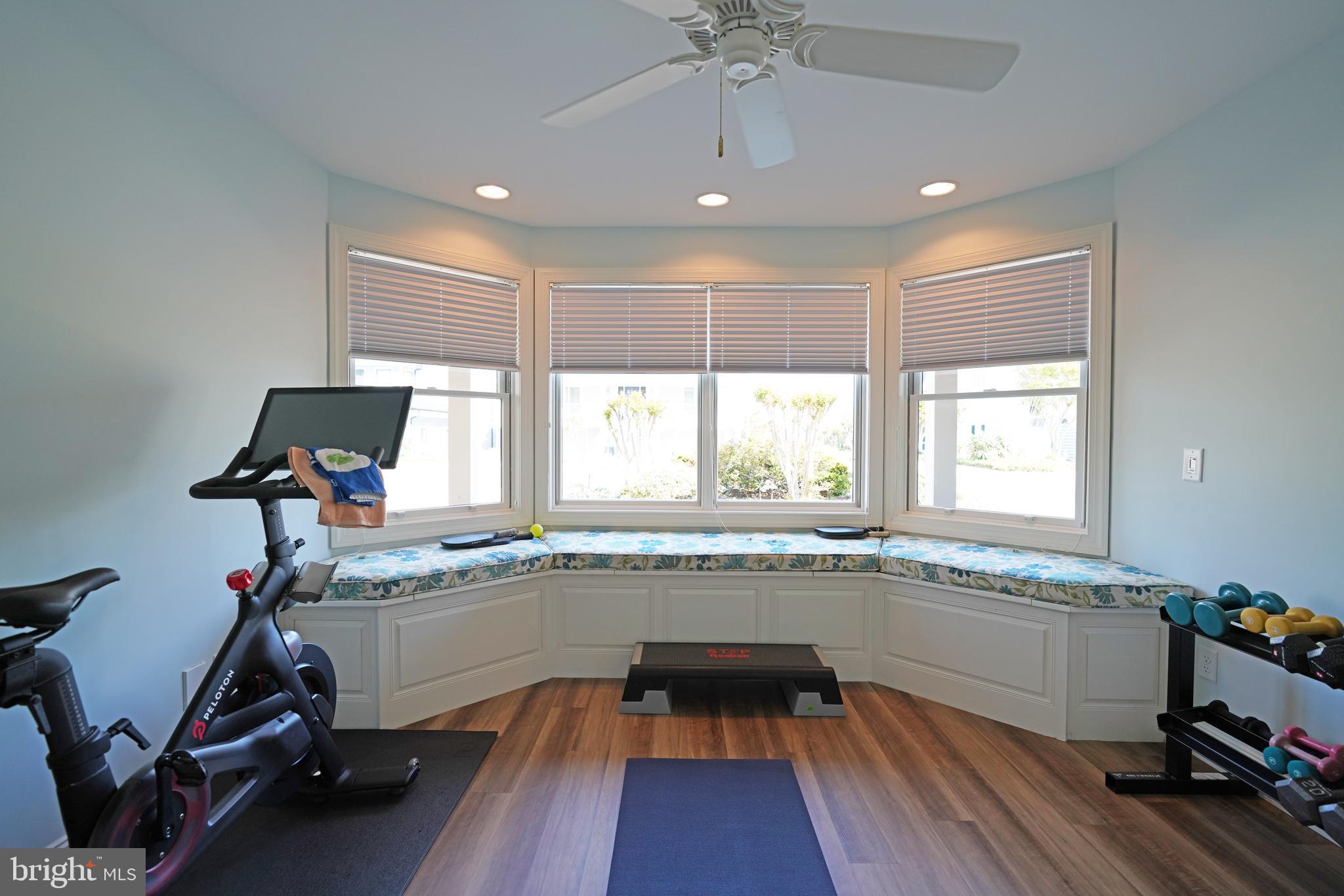 CAPE SHORES - Residential